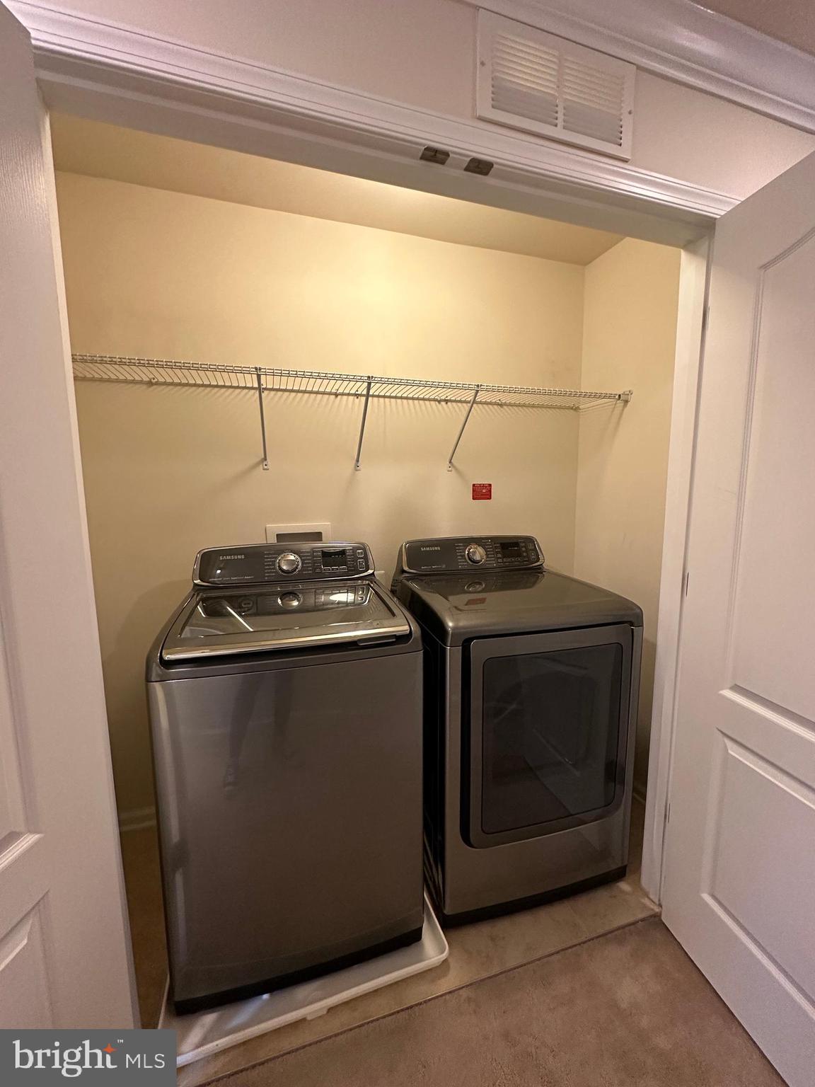 OXFORD SQUARE - Residential Lease