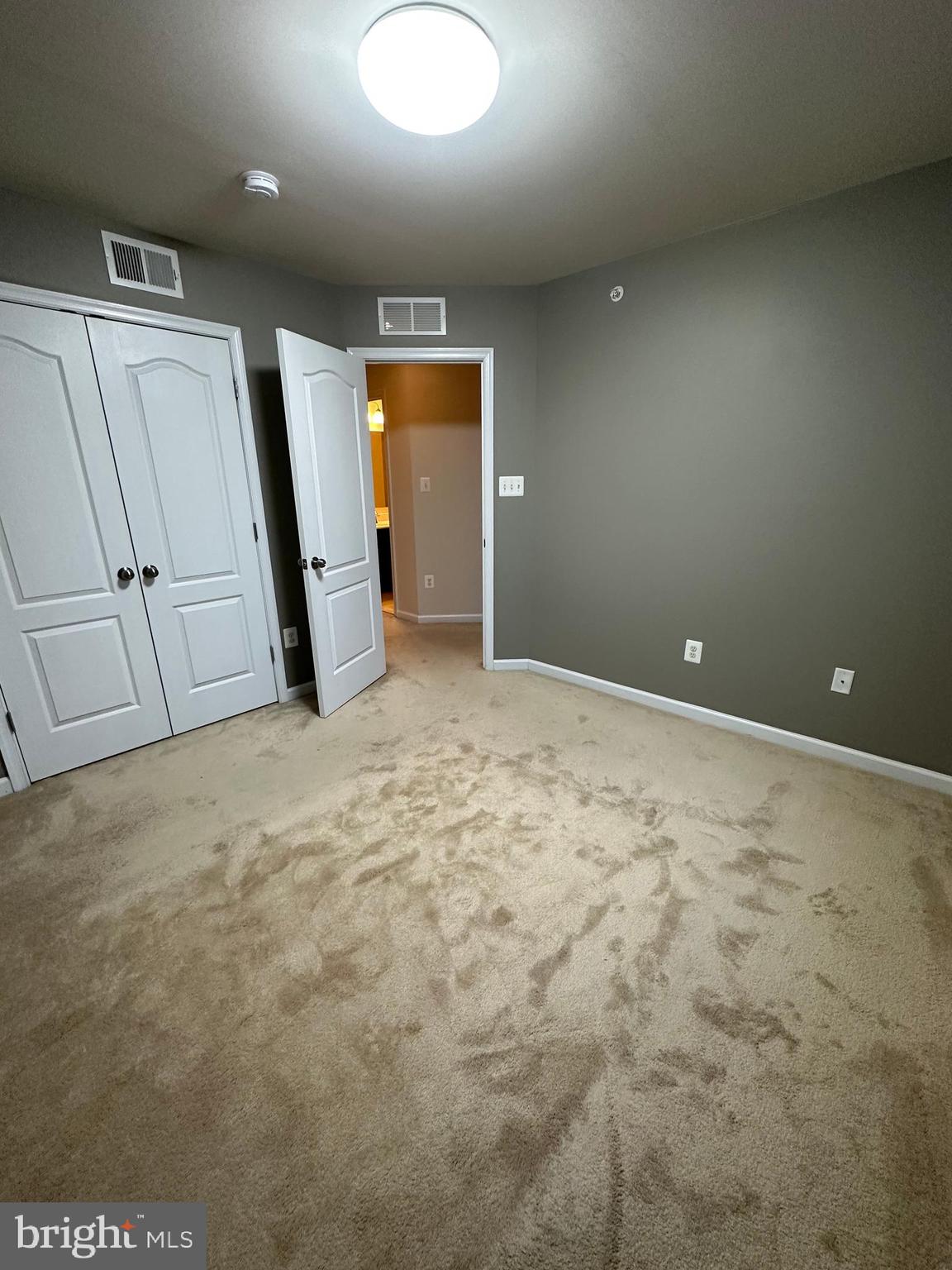 OXFORD SQUARE - Residential Lease