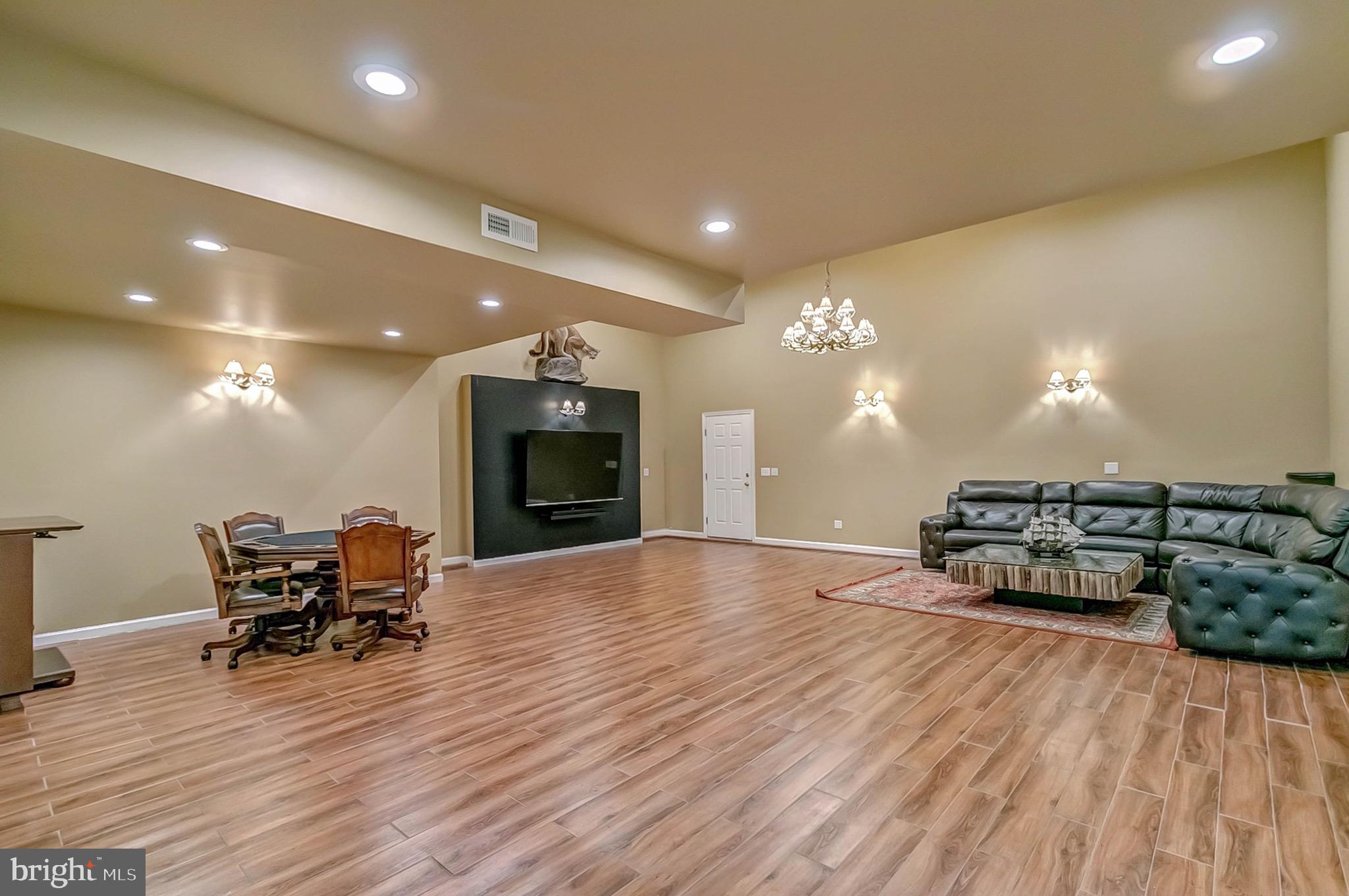 RIVA FARMS - Residential