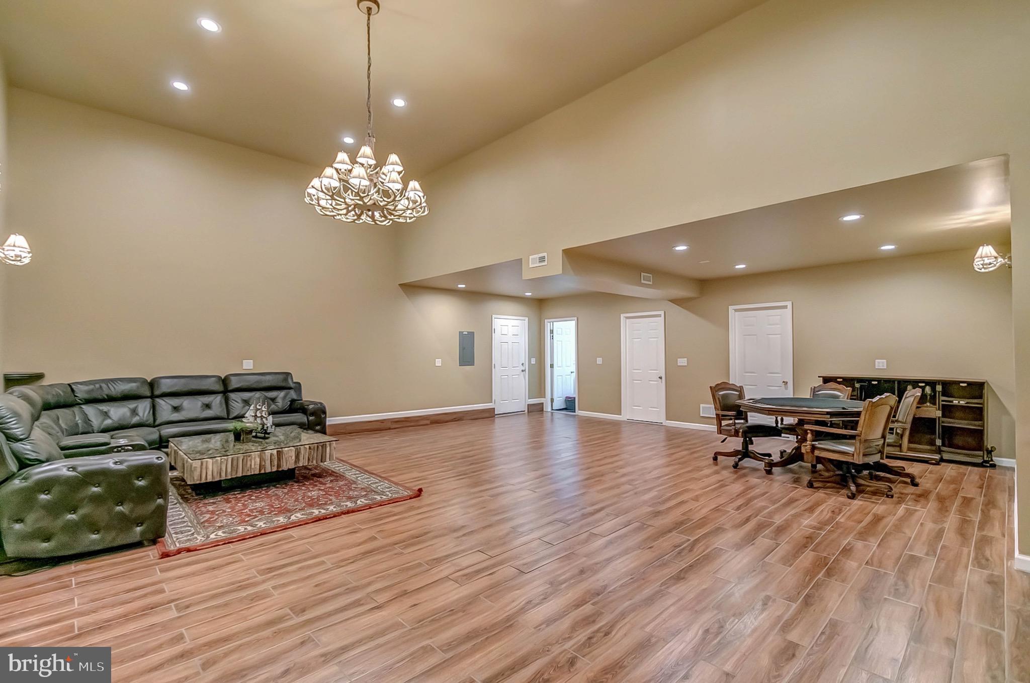 RIVA FARMS - Residential