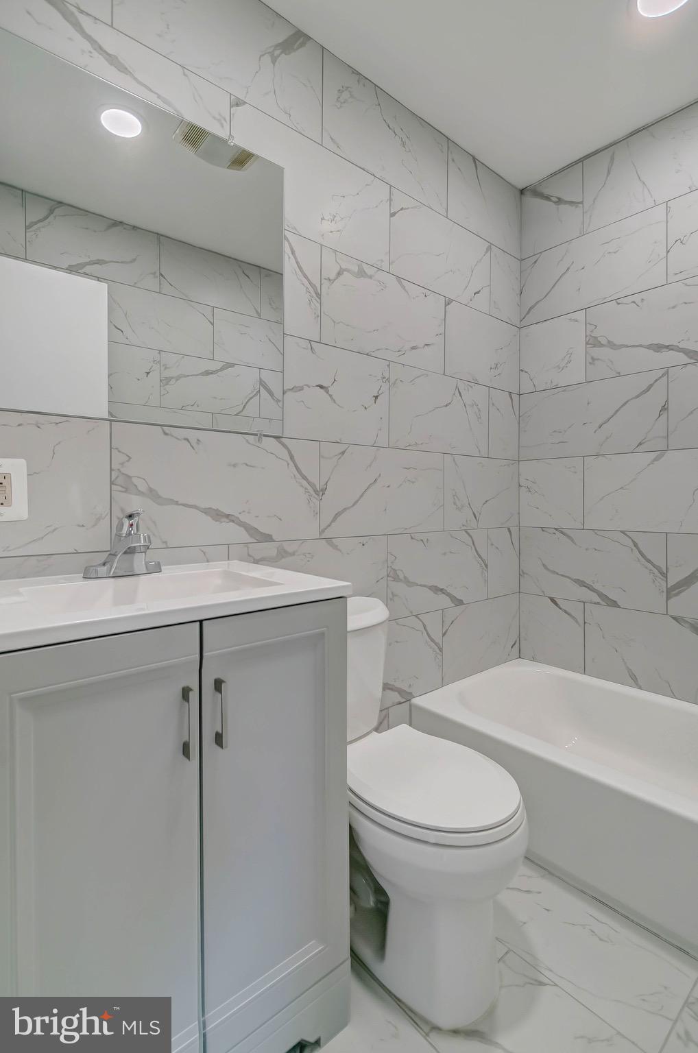 RIVA FARMS - Residential