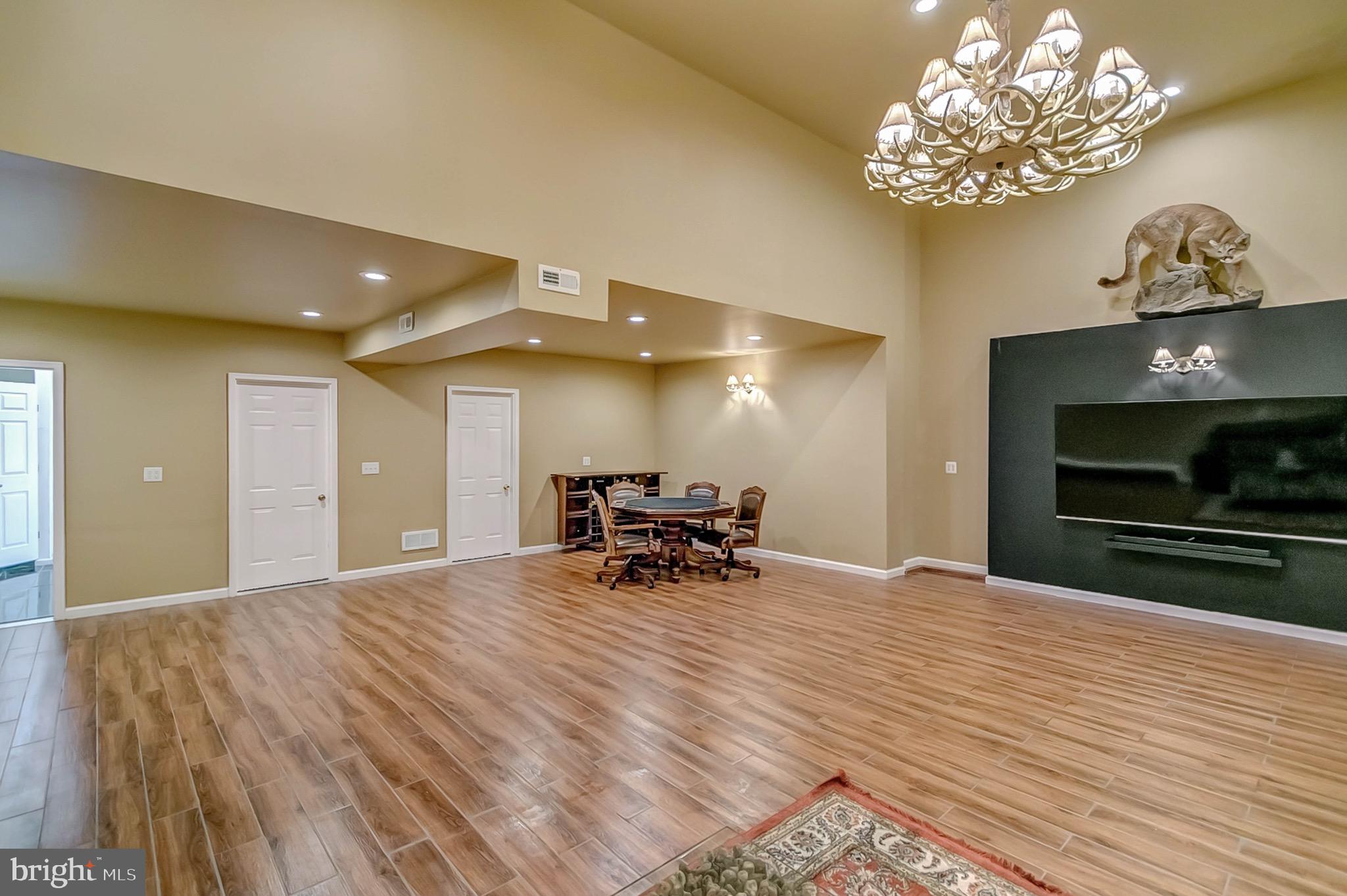 RIVA FARMS - Residential