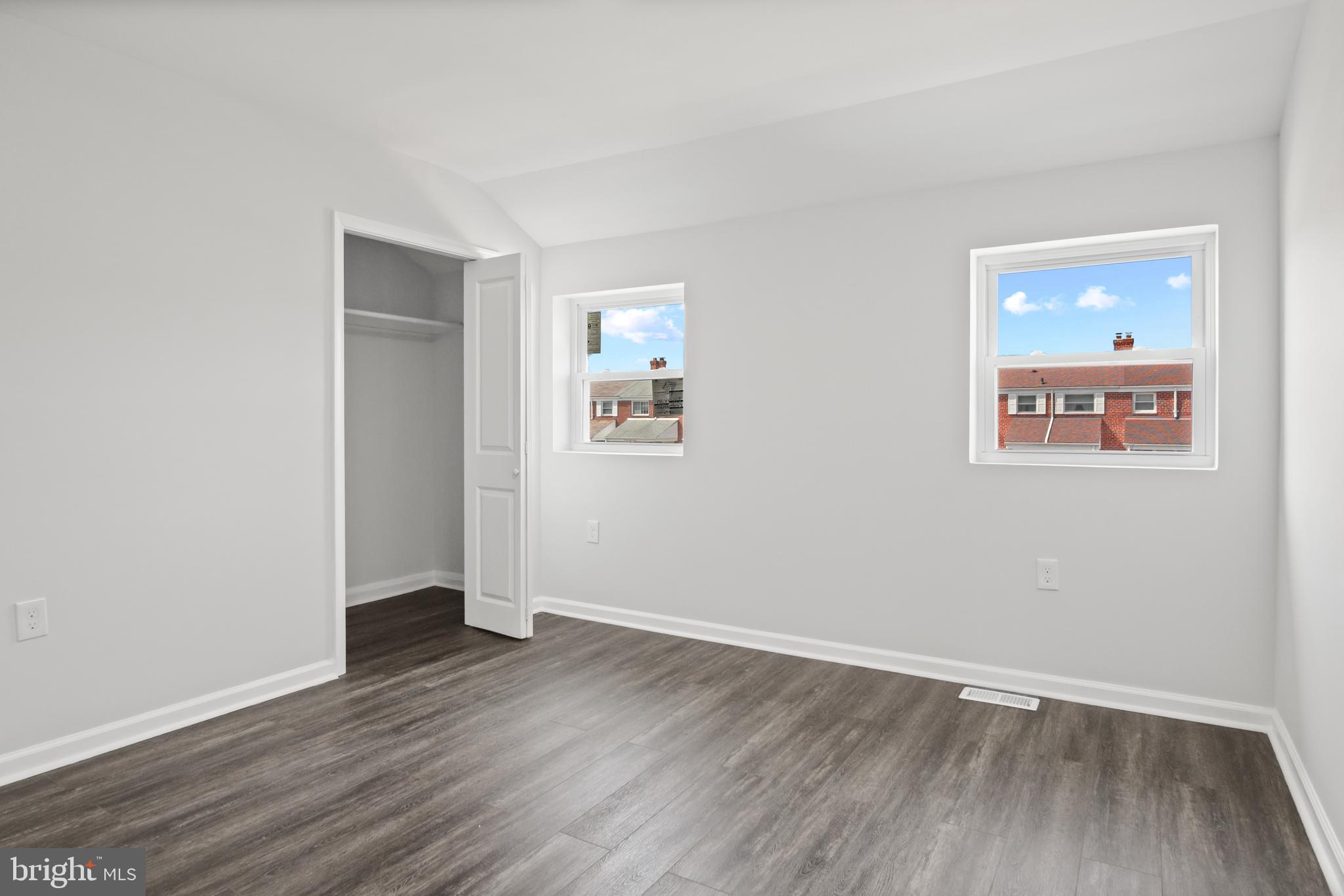 CHARLESMONT - Residential Lease