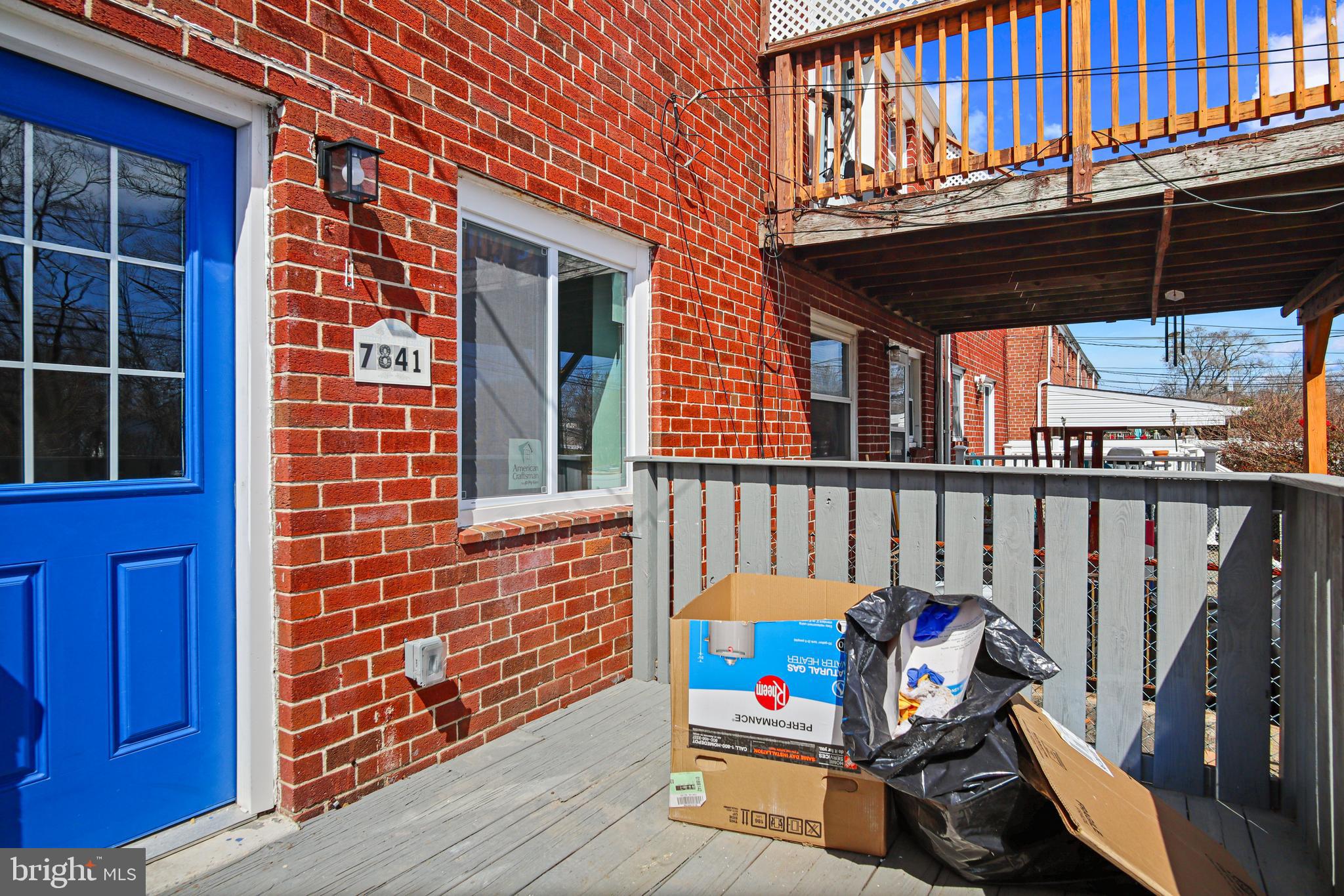 CHARLESMONT - Residential Lease