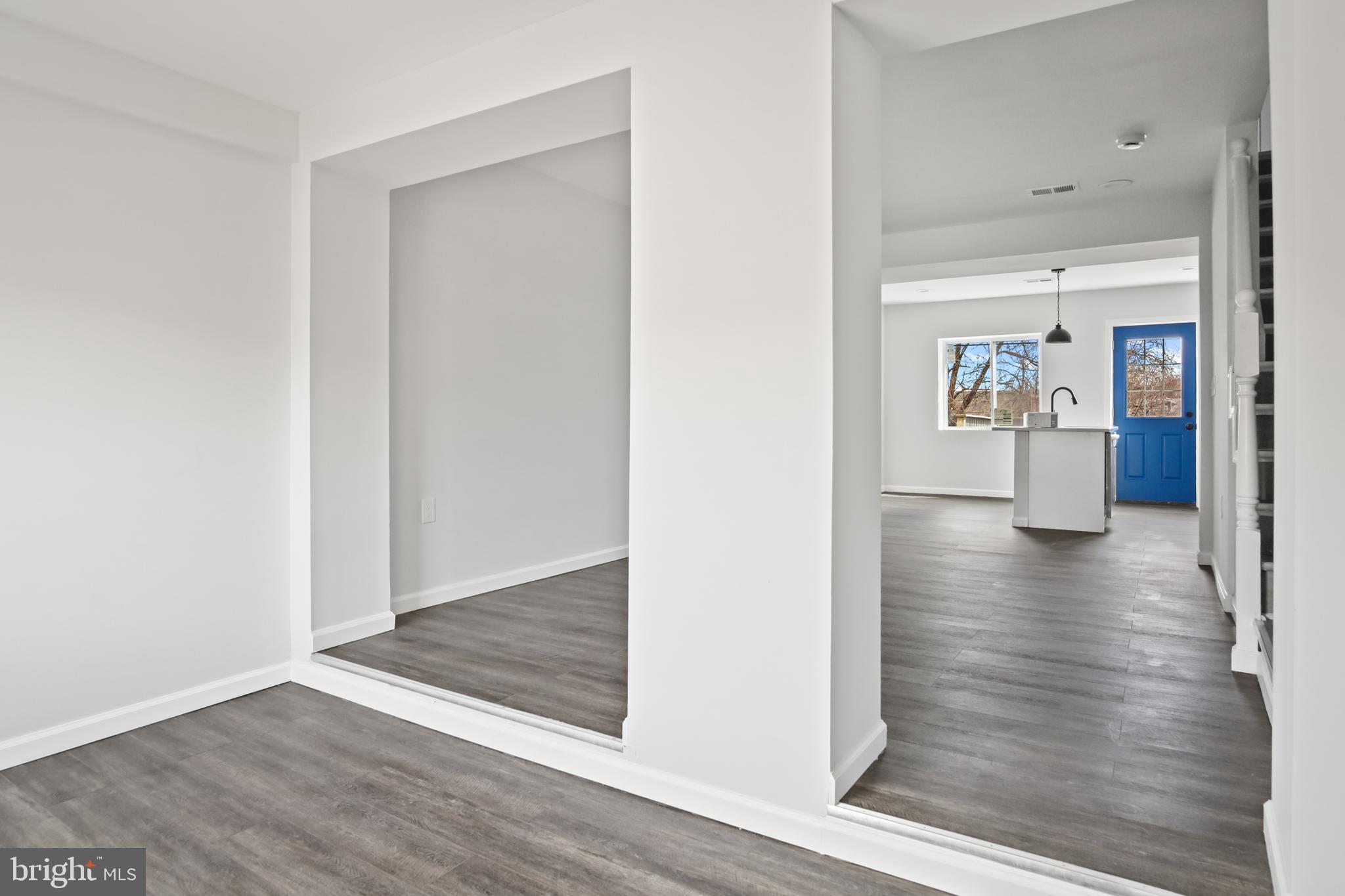 CHARLESMONT - Residential Lease