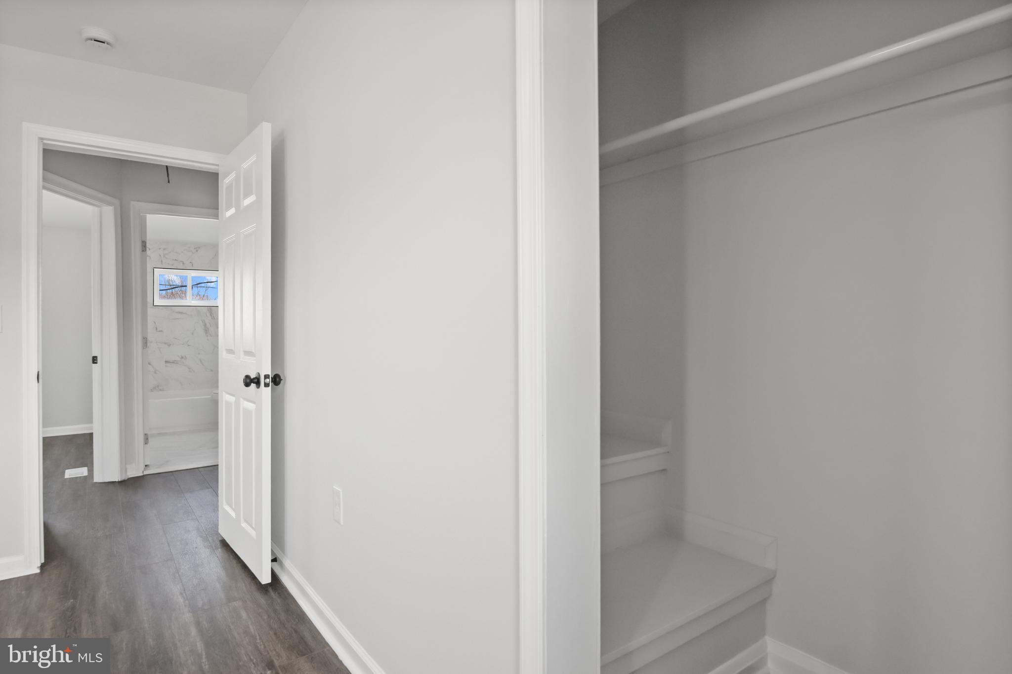 CHARLESMONT - Residential Lease