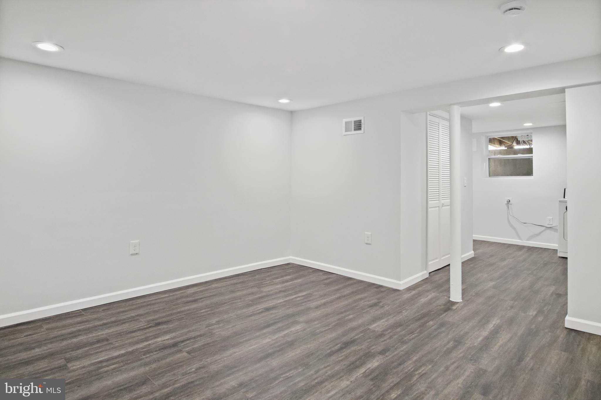 CHARLESMONT - Residential Lease