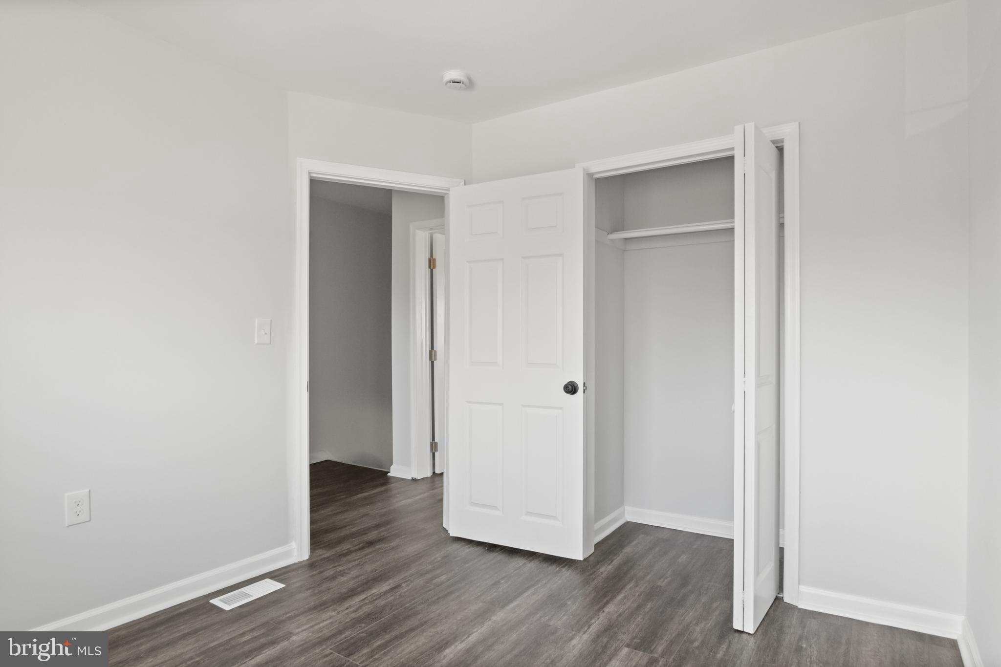 CHARLESMONT - Residential Lease