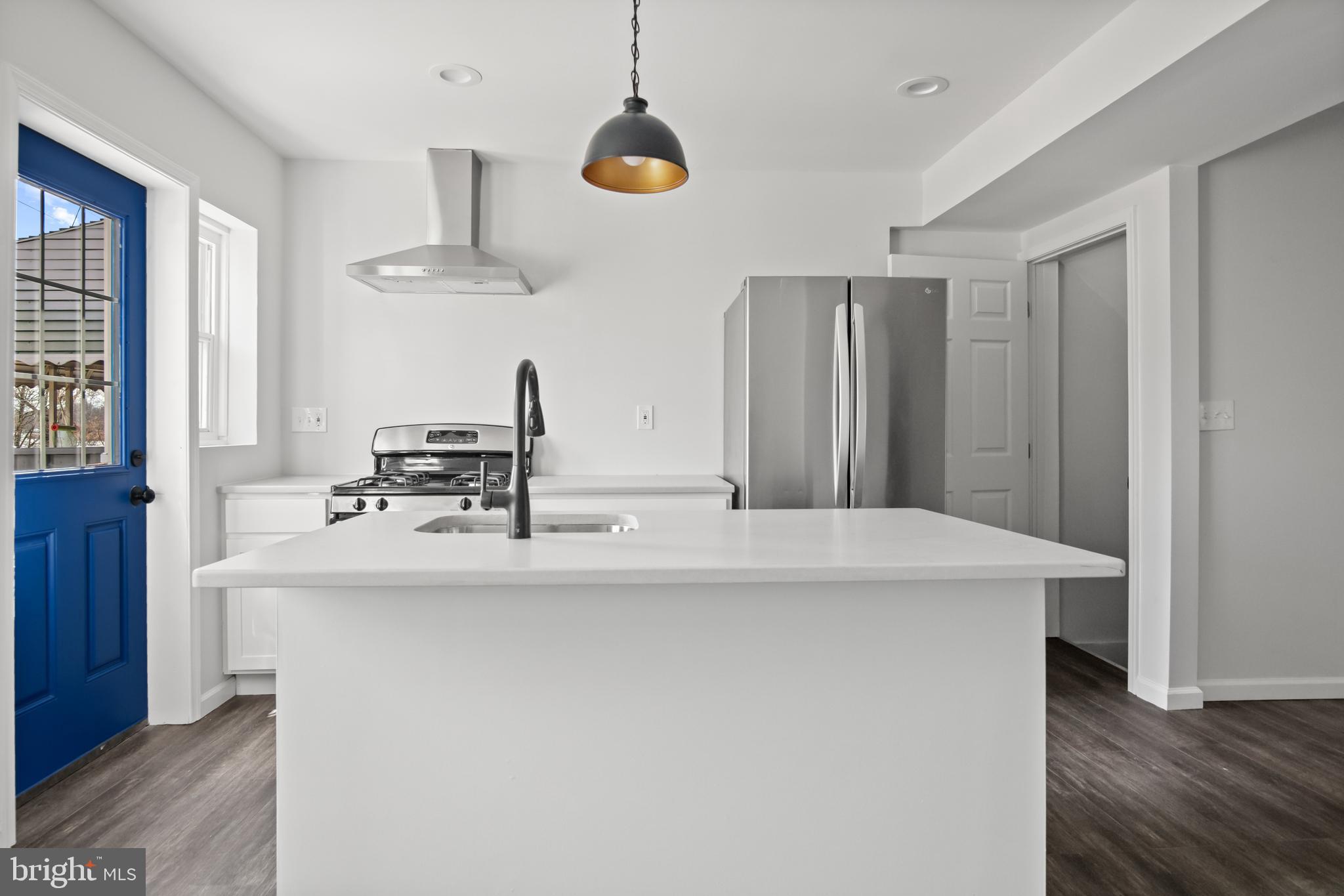 CHARLESMONT - Residential Lease