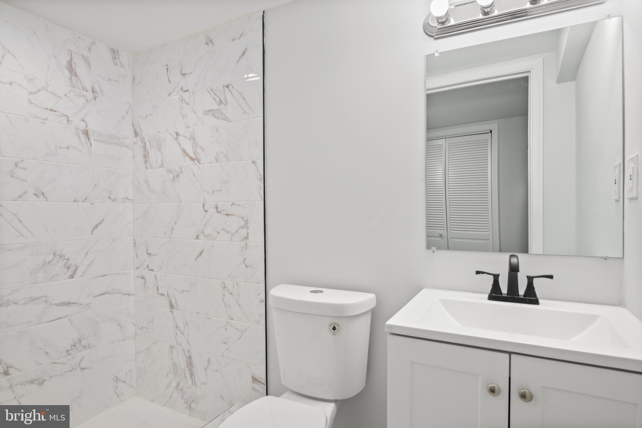 CHARLESMONT - Residential Lease