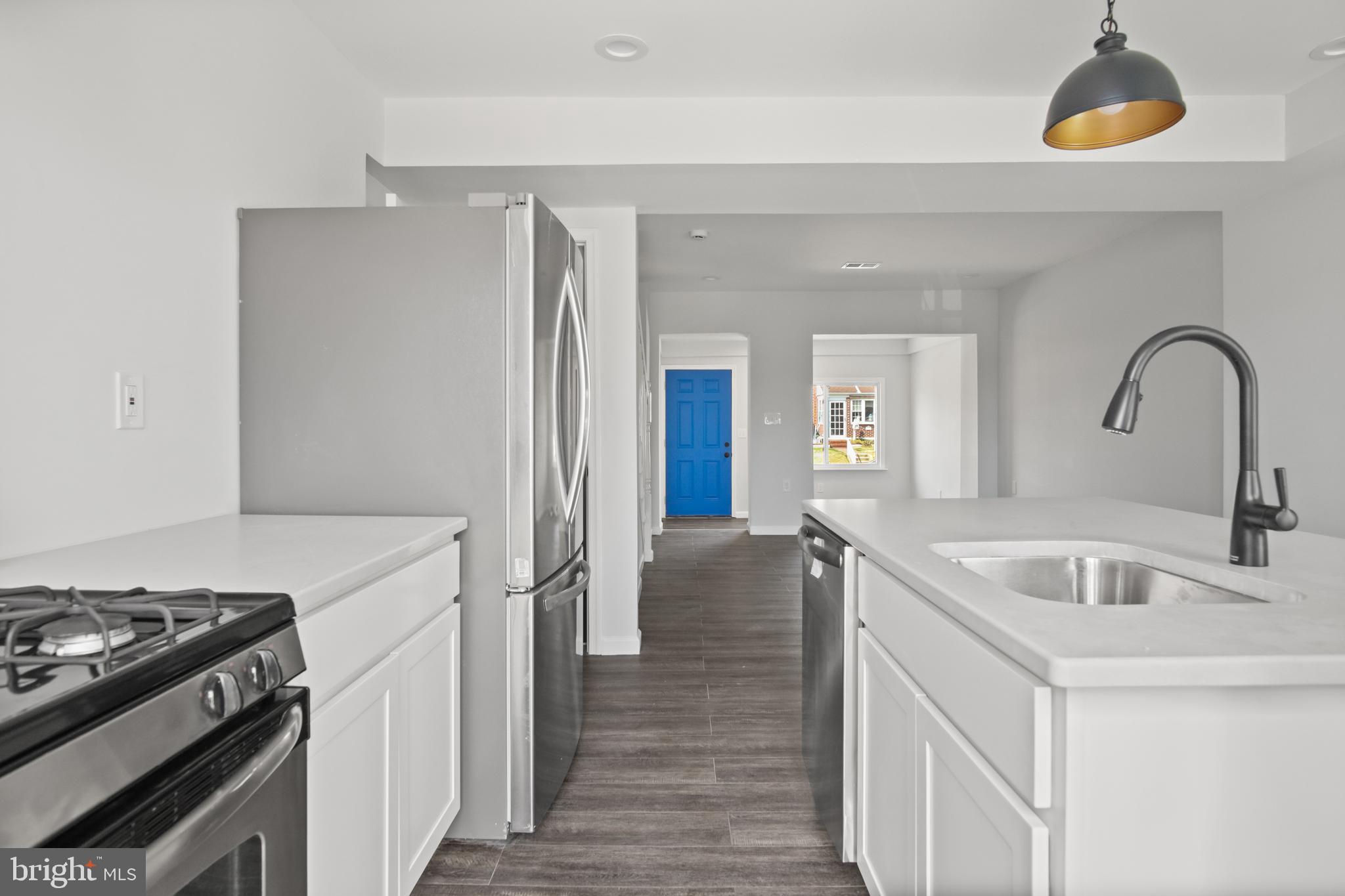 CHARLESMONT - Residential Lease