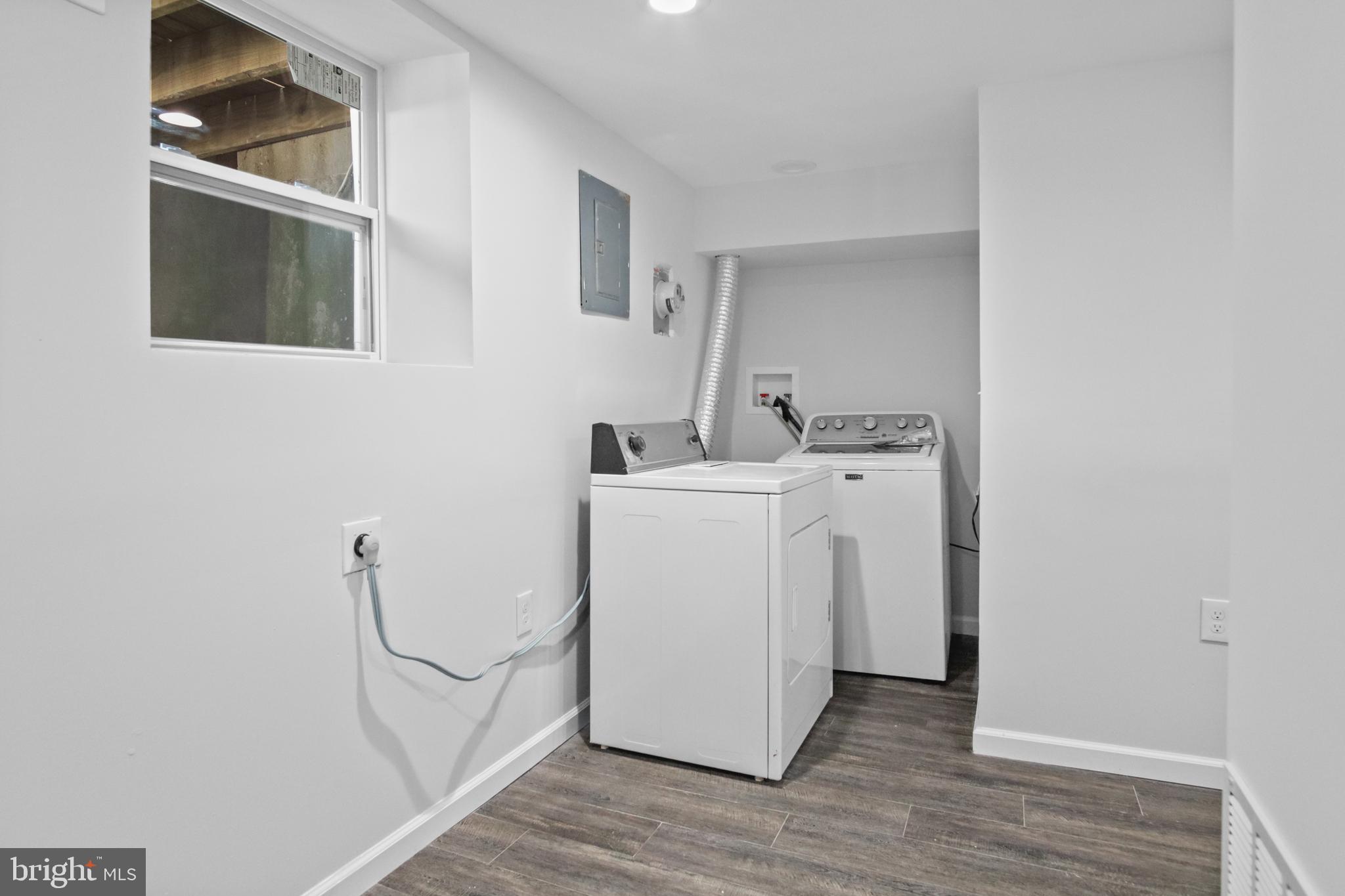 CHARLESMONT - Residential Lease