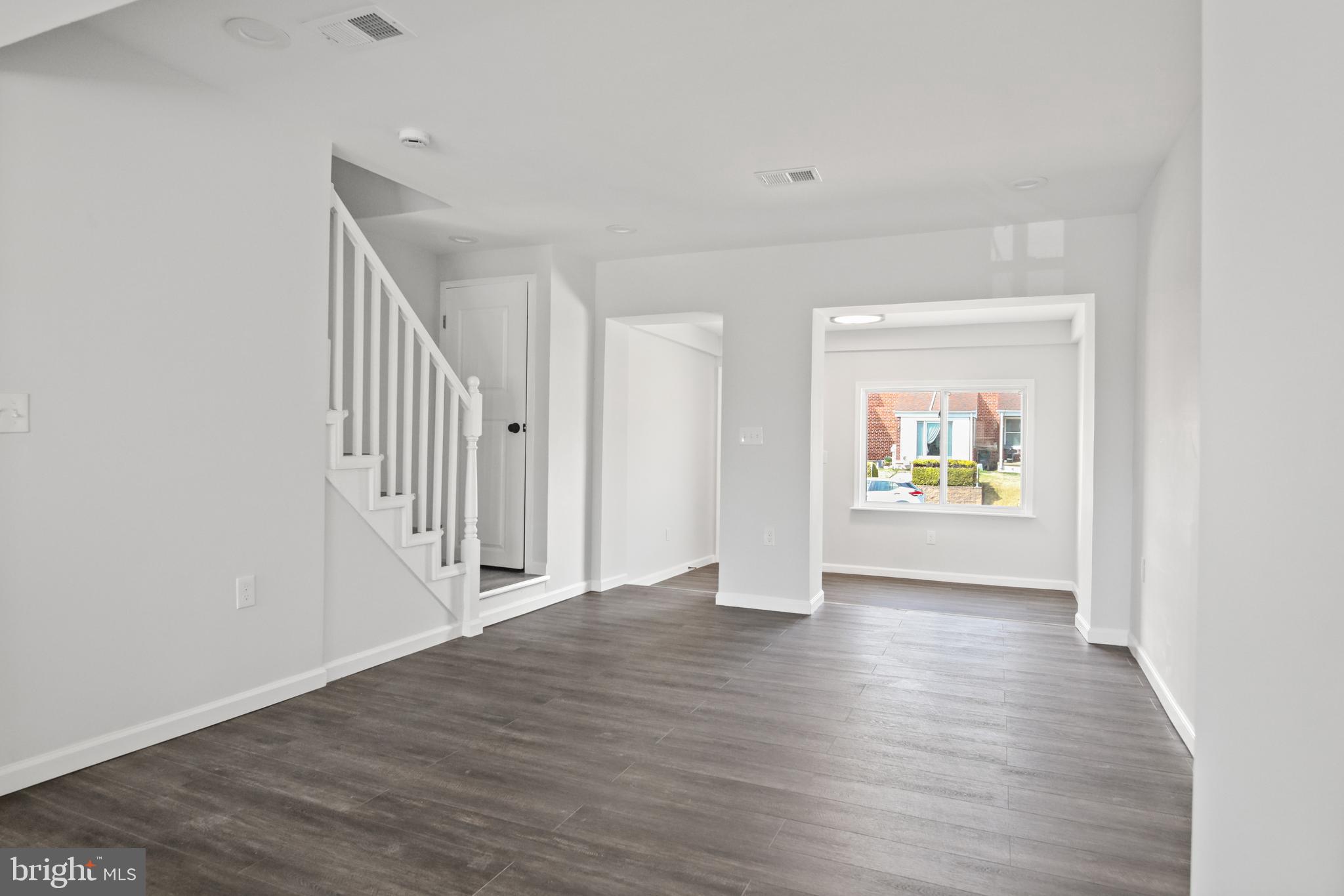 CHARLESMONT - Residential Lease