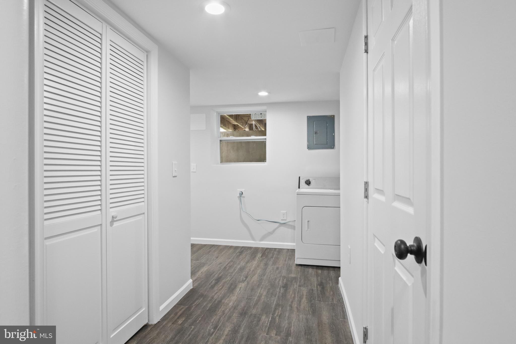 CHARLESMONT - Residential Lease