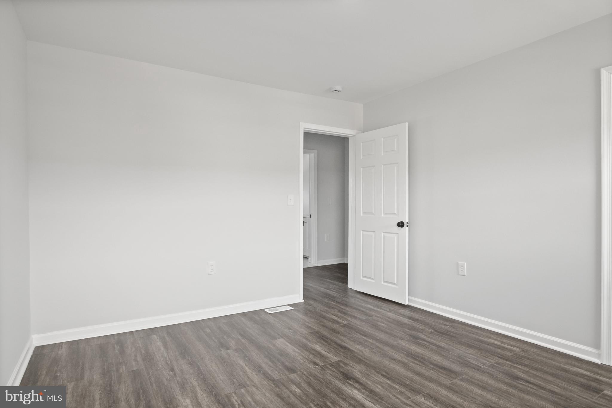 CHARLESMONT - Residential Lease