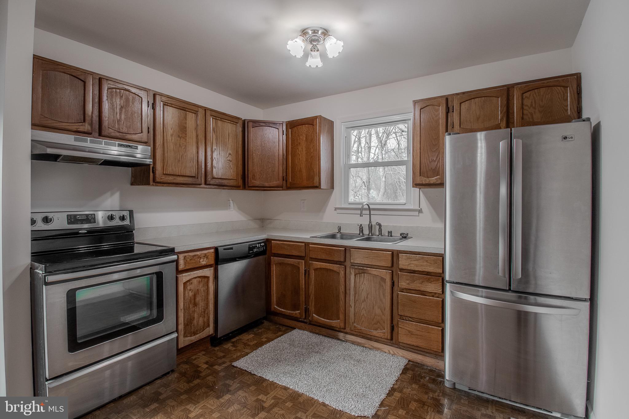 LIVINGSTON GROVE - Residential