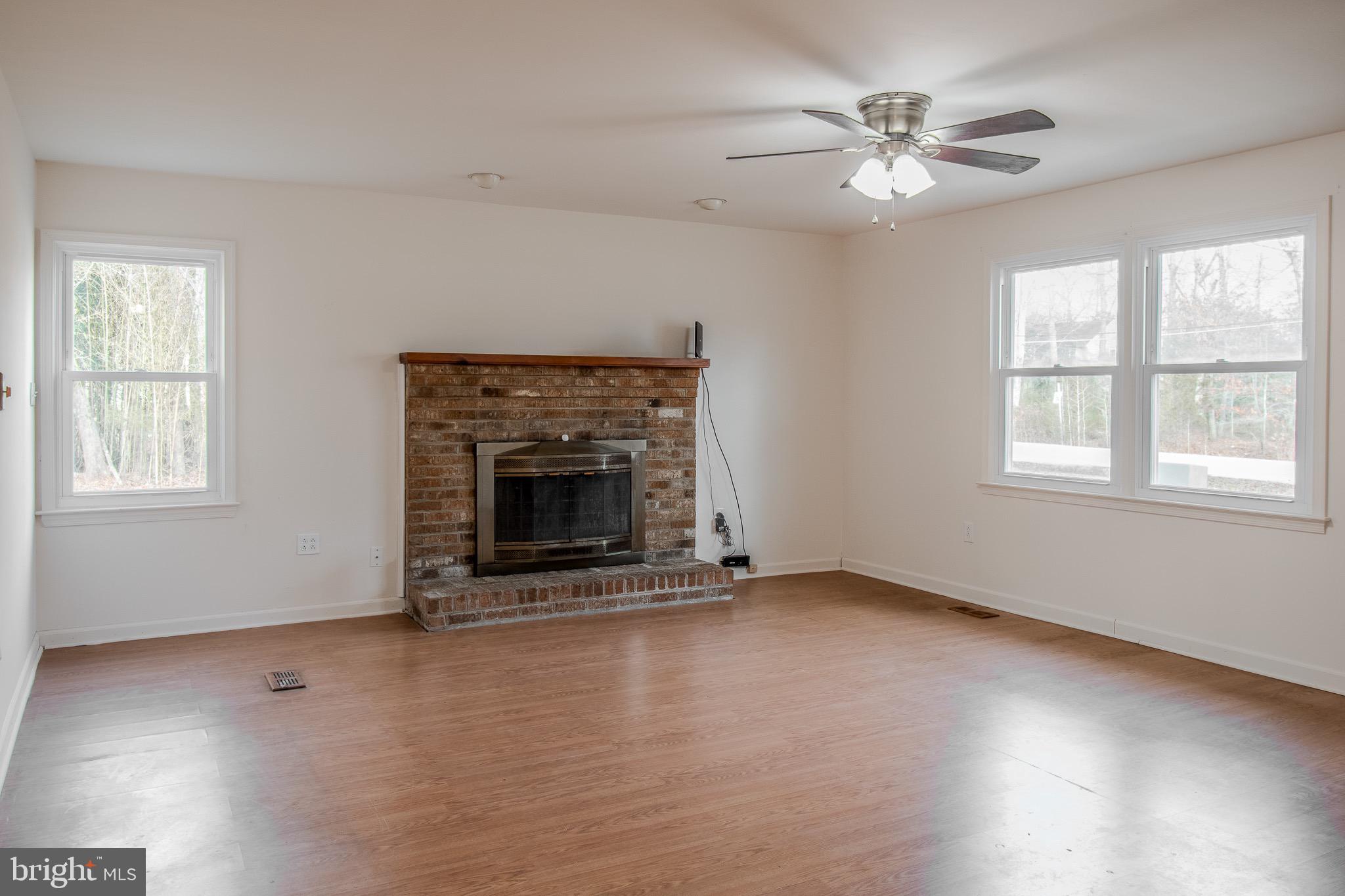 LIVINGSTON GROVE - Residential