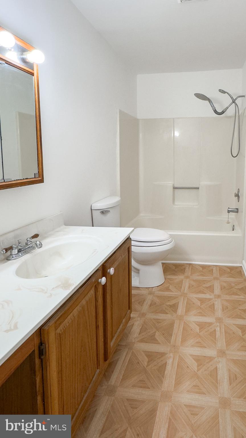 LIVINGSTON GROVE - Residential