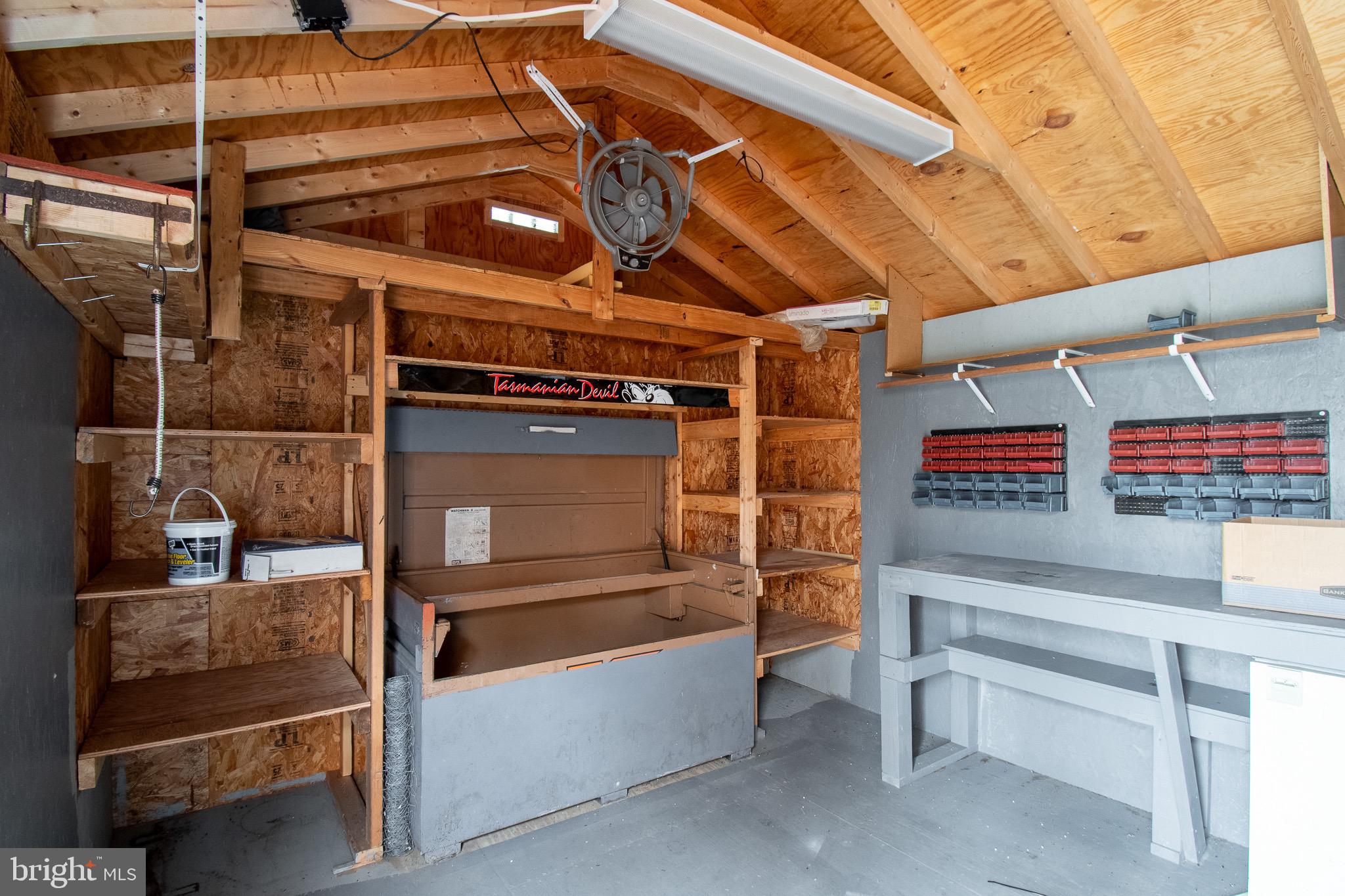 LIVINGSTON GROVE - Residential