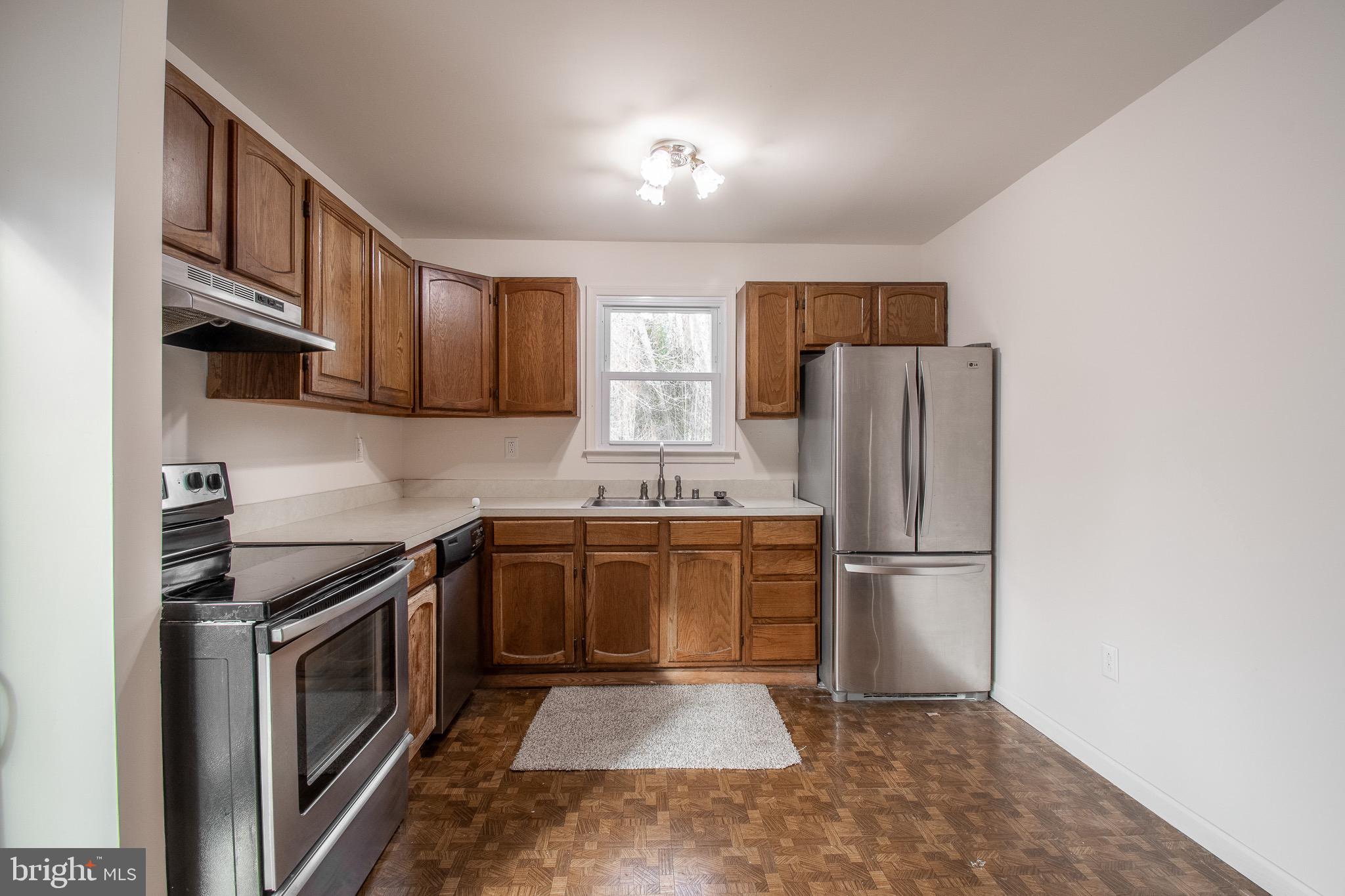 LIVINGSTON GROVE - Residential