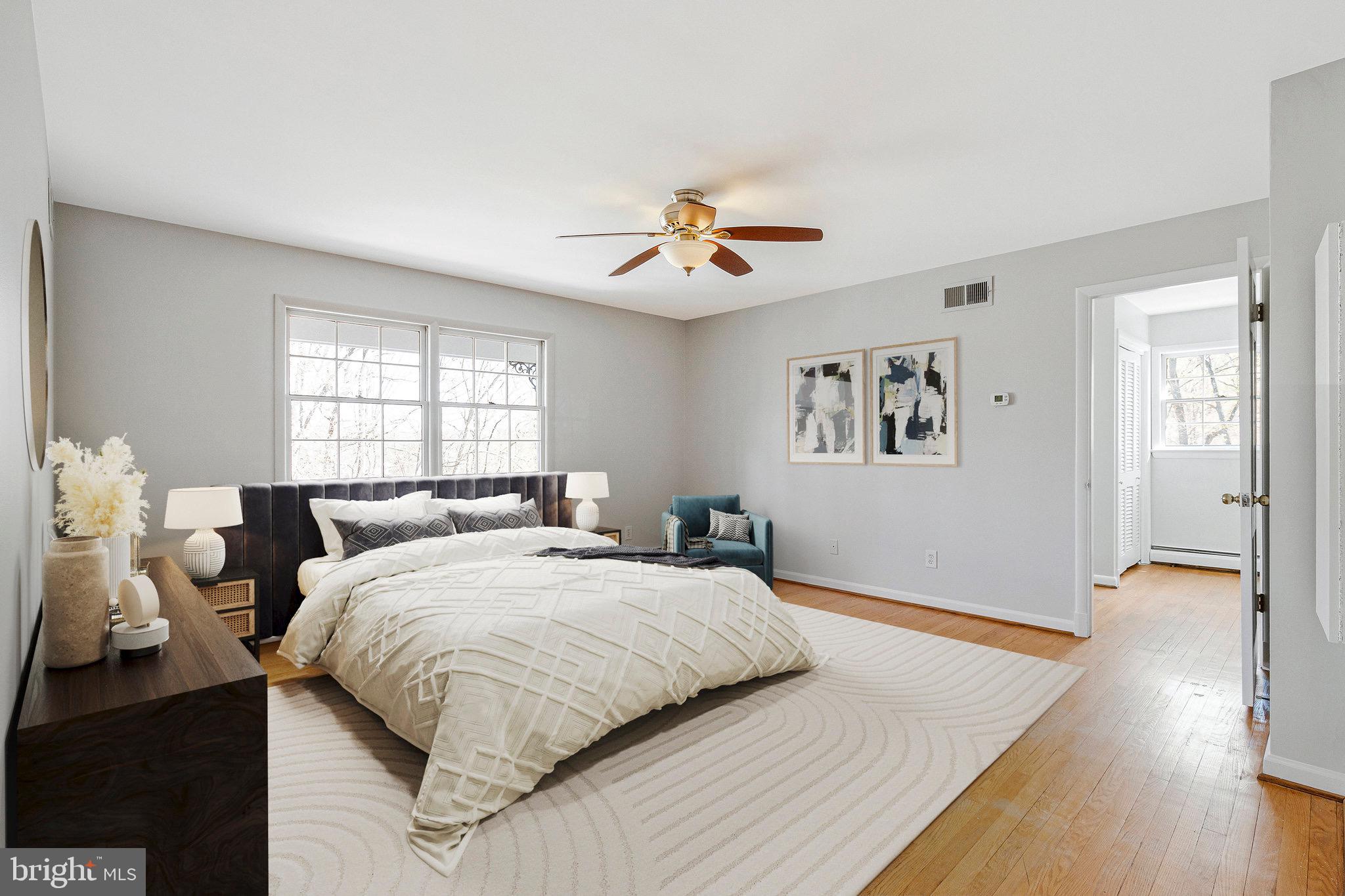 LAKE BARCROFT - Residential