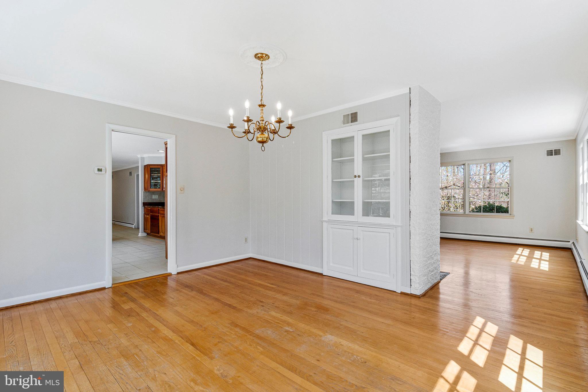 LAKE BARCROFT - Residential