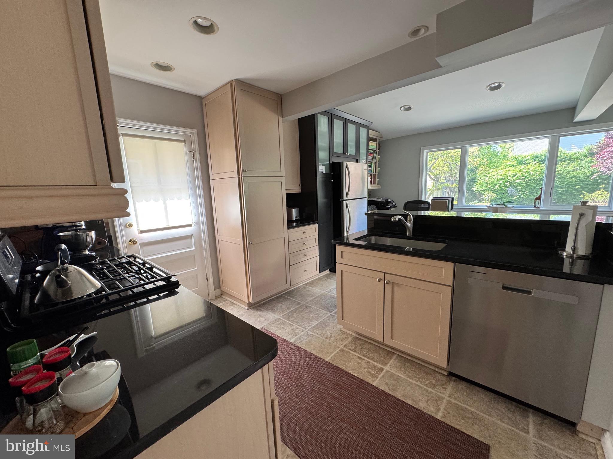 FAIRWAY HILLS - Residential