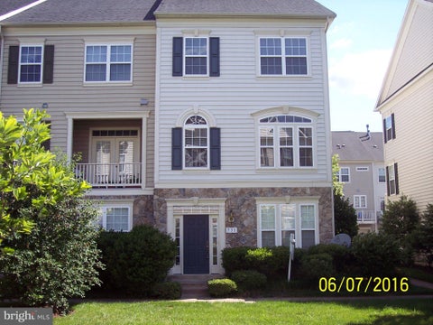 Townhouse For Sale - 731 Chevington Court<br/> WOODBRIDGE, VA 22191