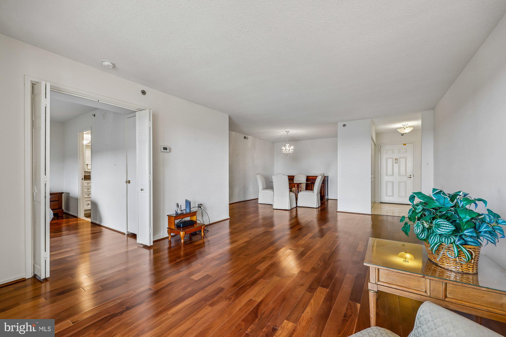 FAIRWAYS SOUTH - Residential