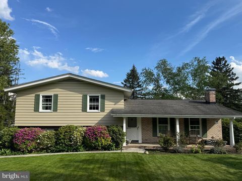 16 ELM STREET HOLLIDAYSBURG PA 16648