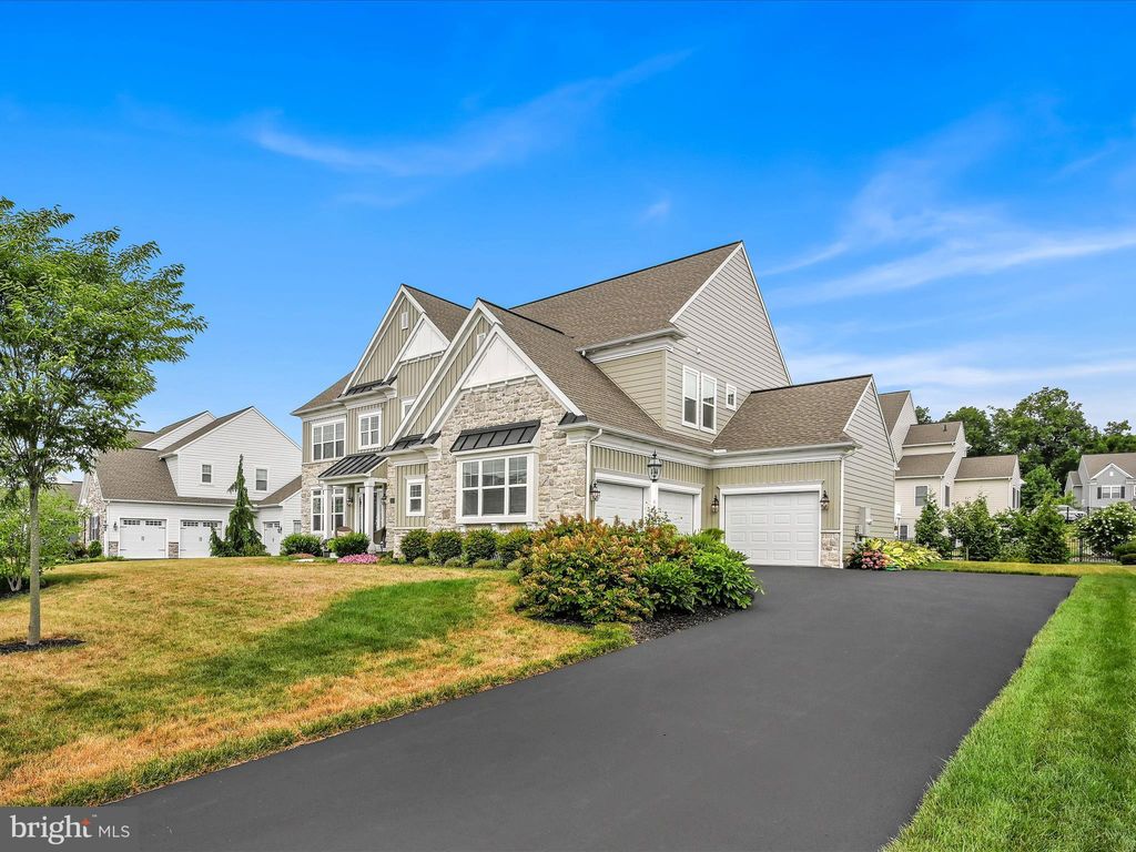 Photo of 1051 Valley Crossing Drive, Lititz, PA 17543 (MLS # PALA2054176)