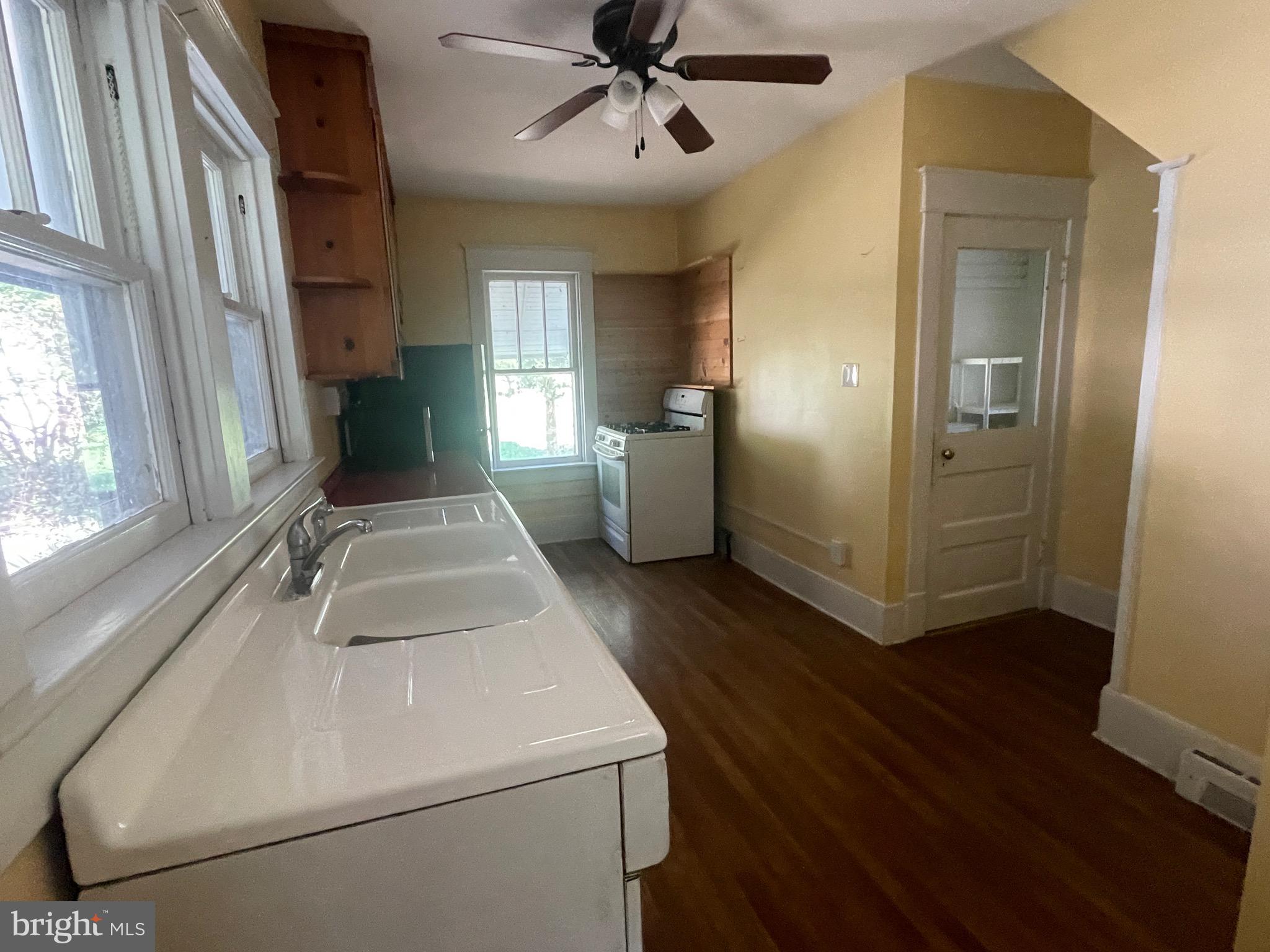 SENSENY ROAD - Residential Lease