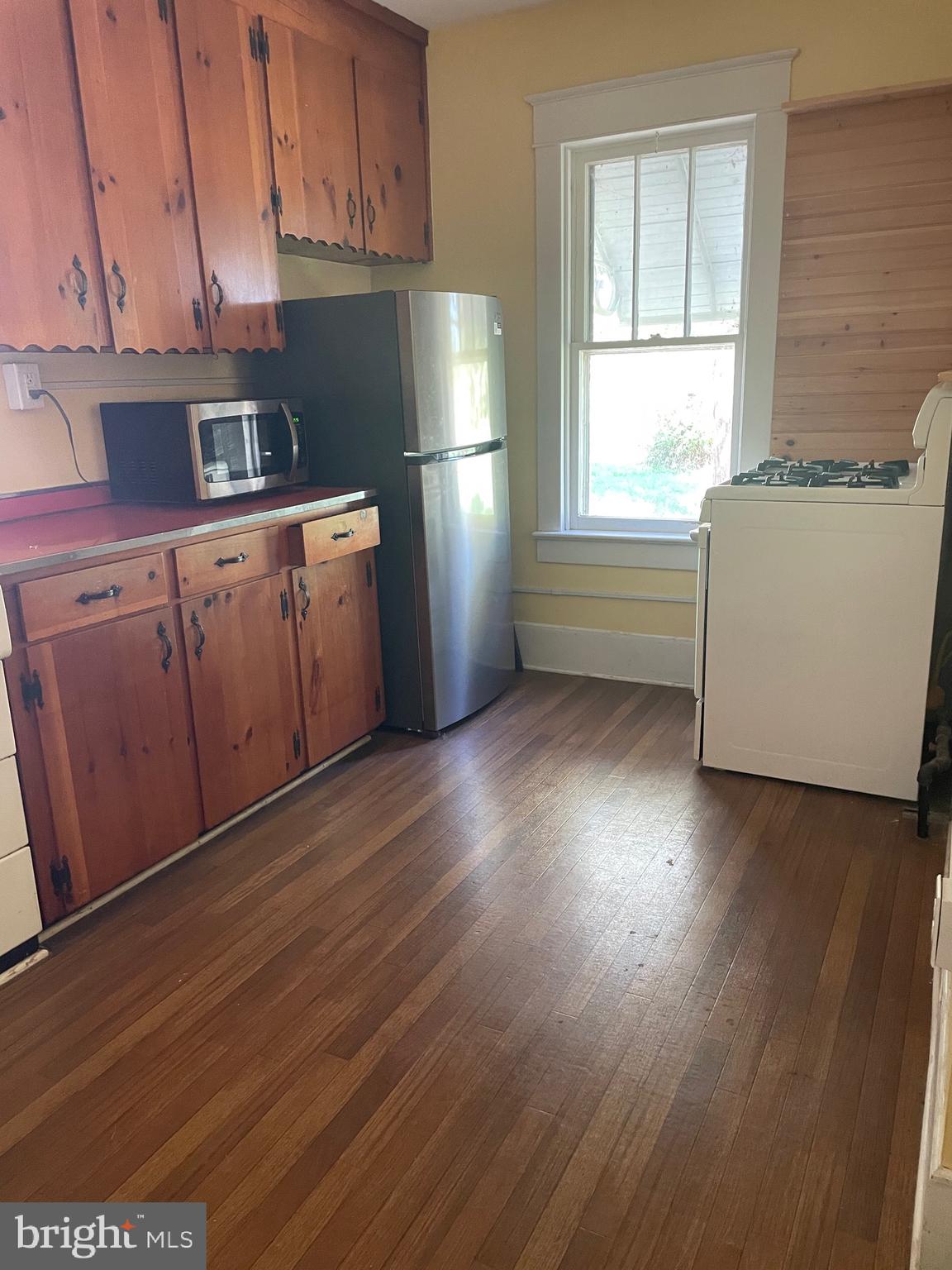 SENSENY ROAD - Residential Lease
