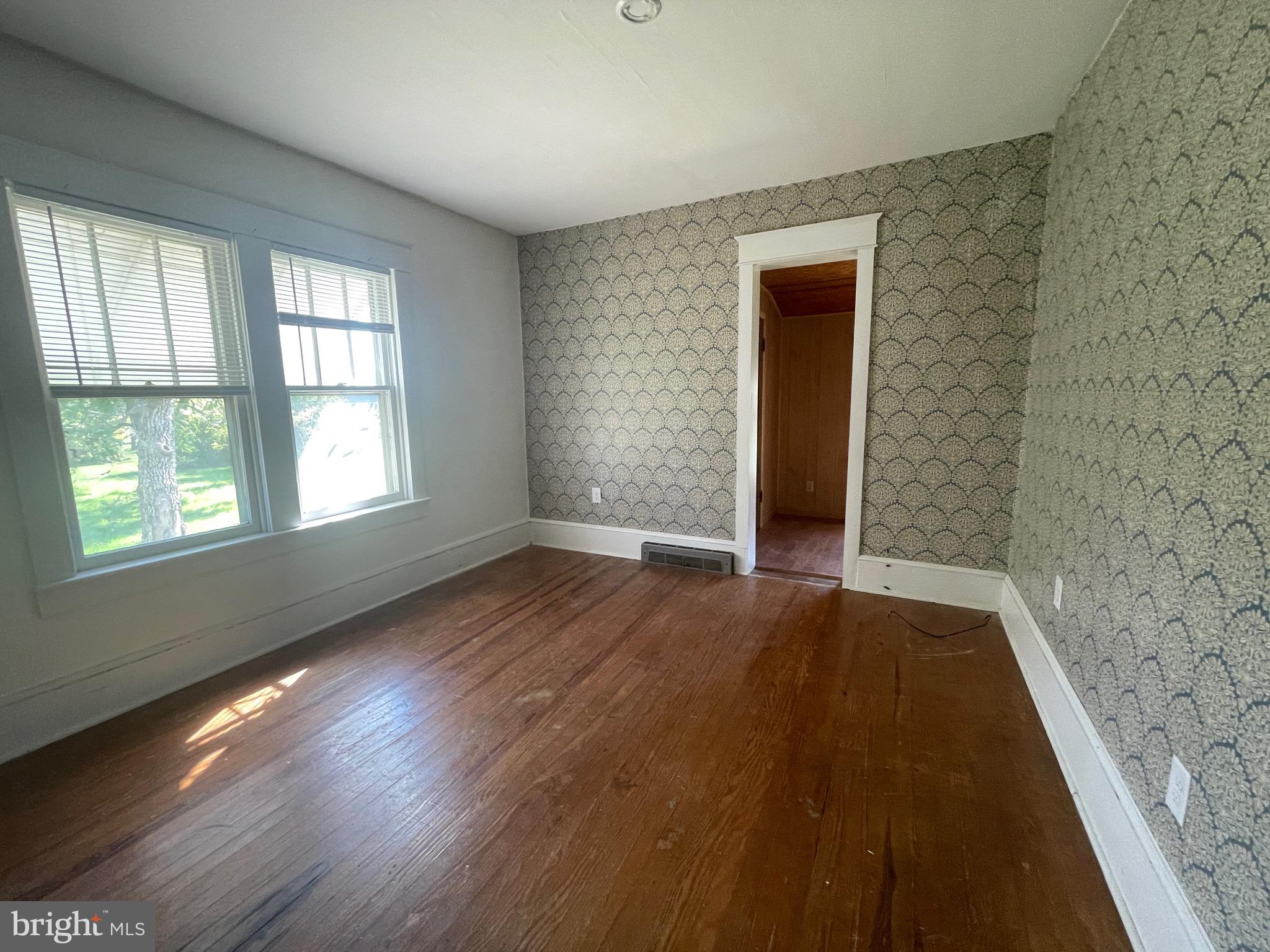 SENSENY ROAD - Residential Lease