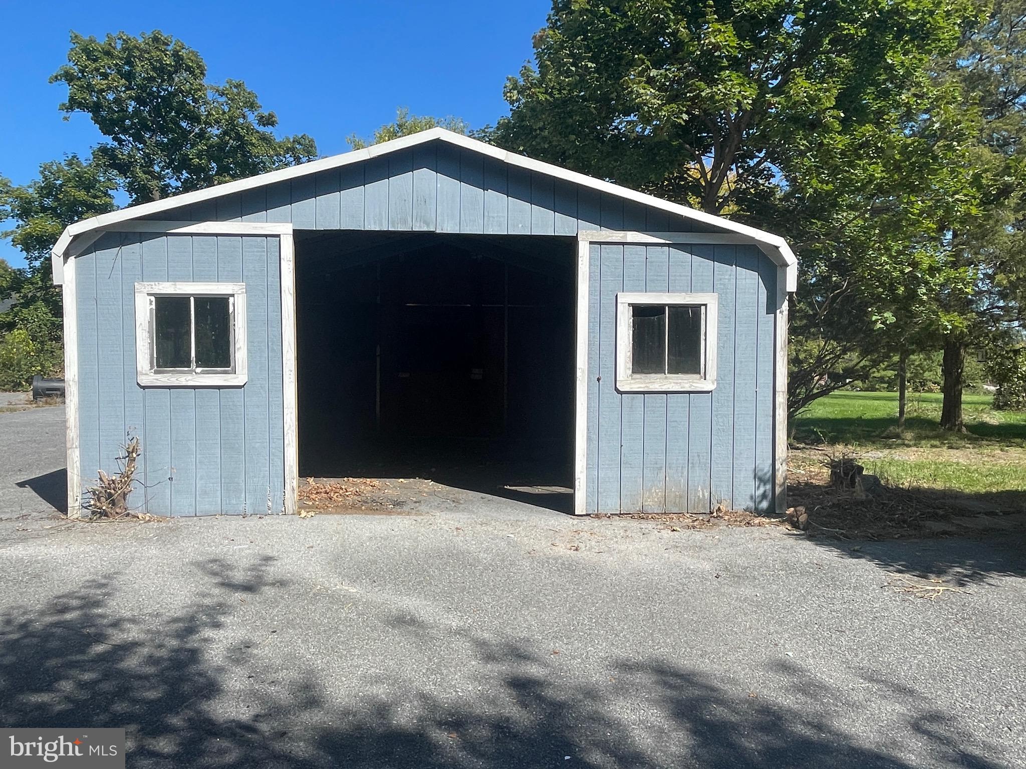SENSENY ROAD - Residential Lease