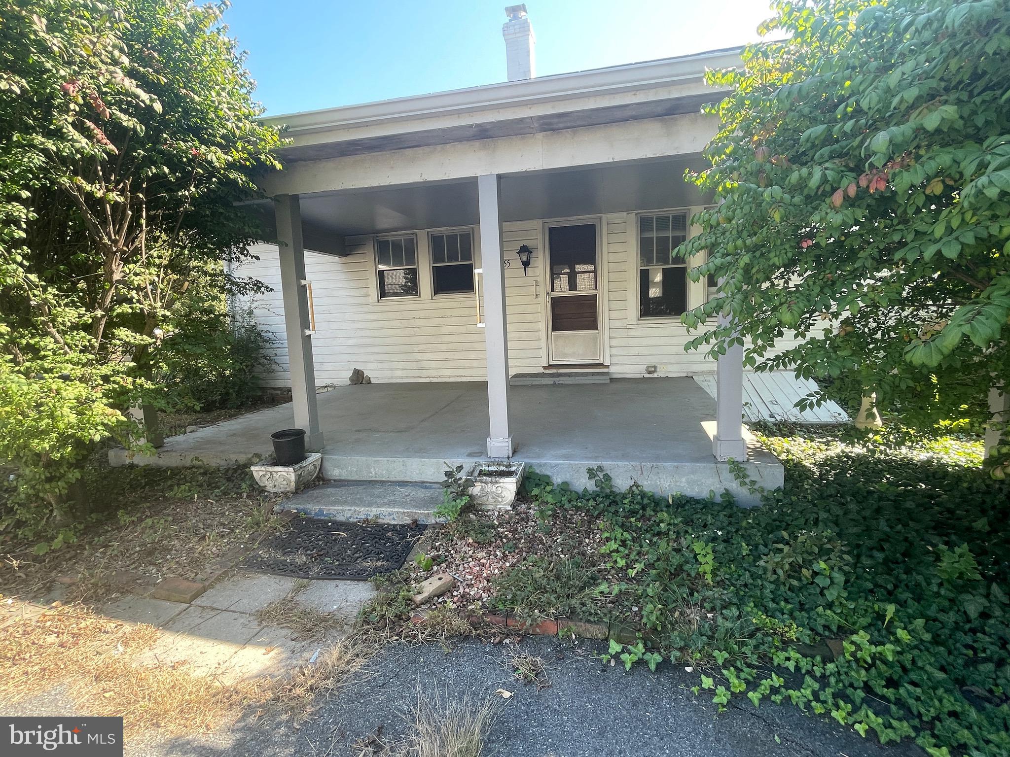 SENSENY ROAD - Residential Lease