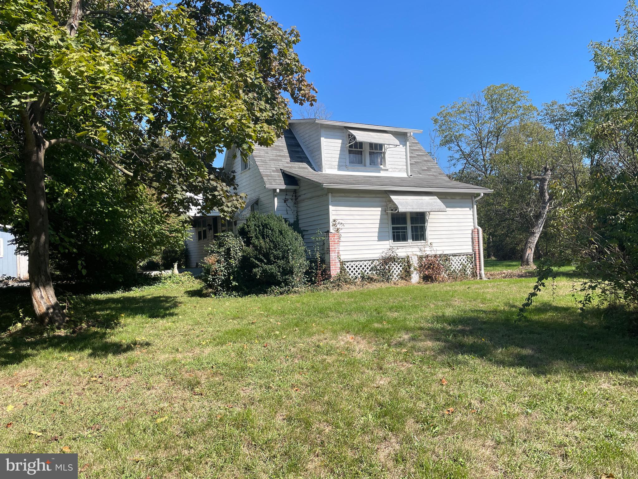 SENSENY ROAD - Residential Lease