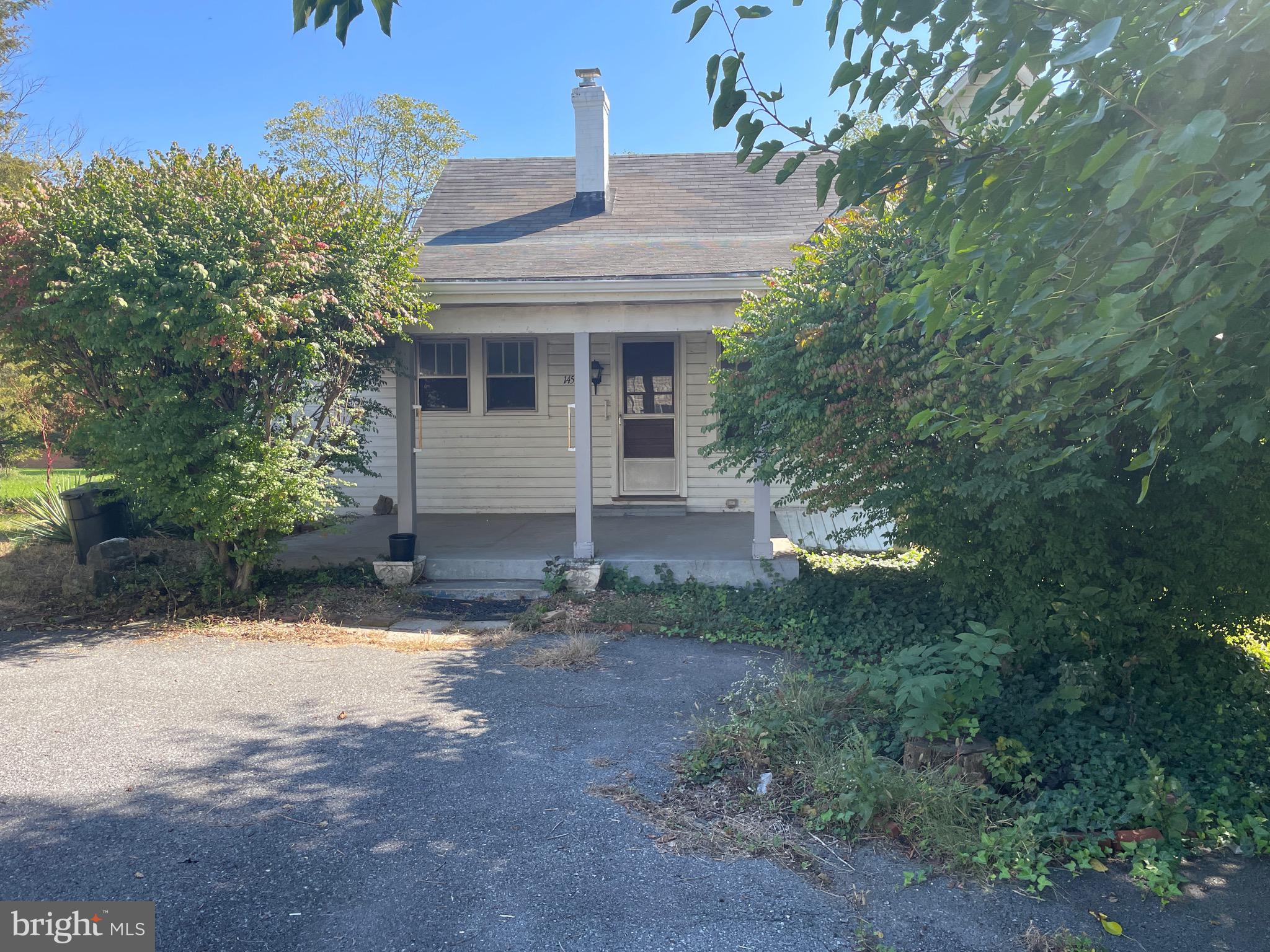 SENSENY ROAD - Residential Lease