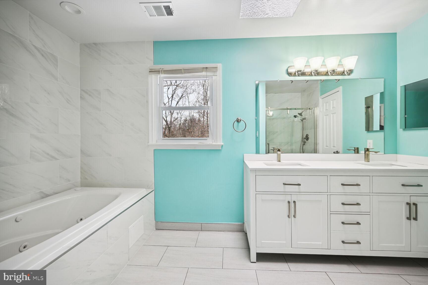 LONGMEAD - Residential