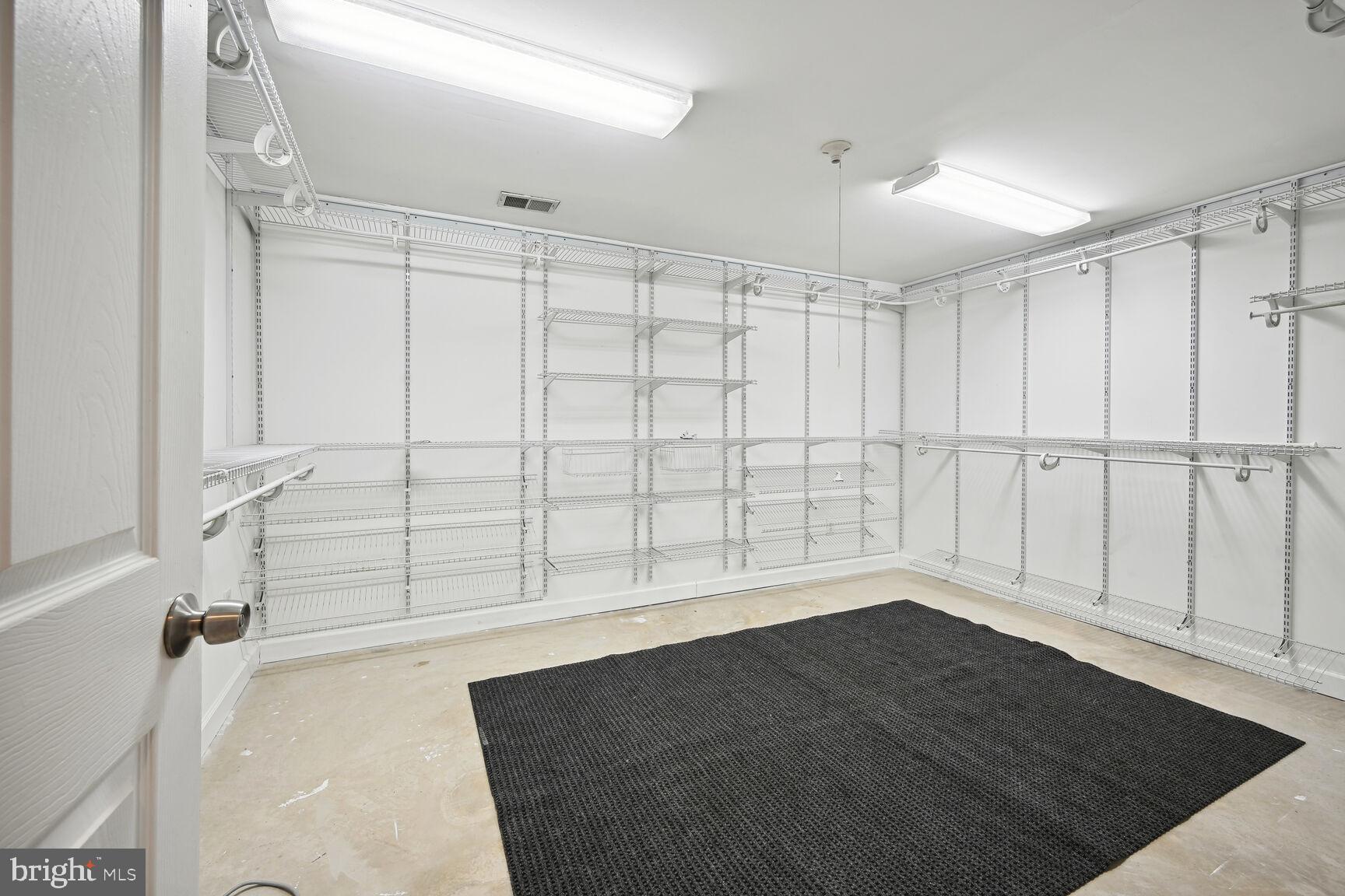 LONGMEAD - Residential