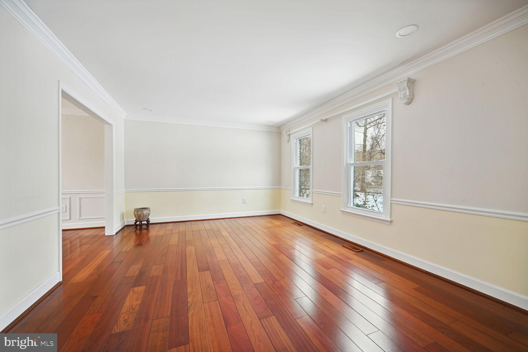 LONGMEAD - Residential