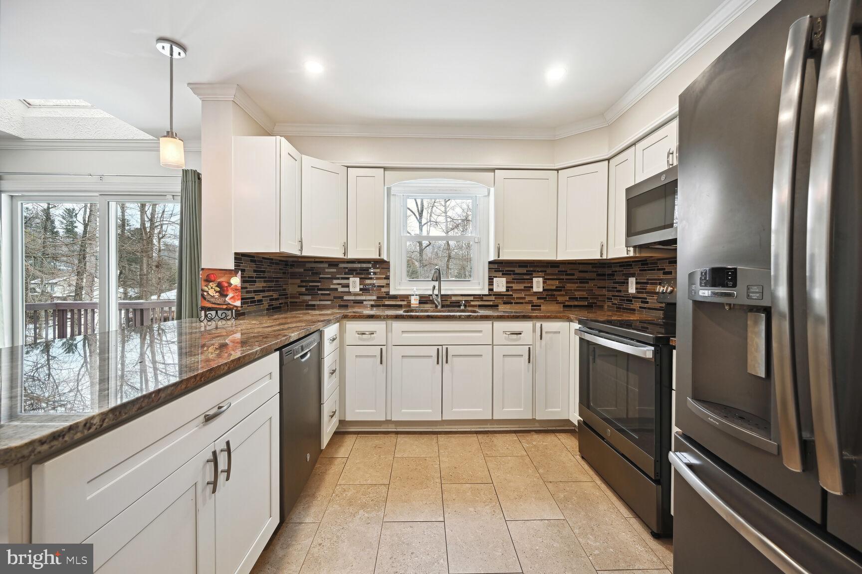 LONGMEAD - Residential