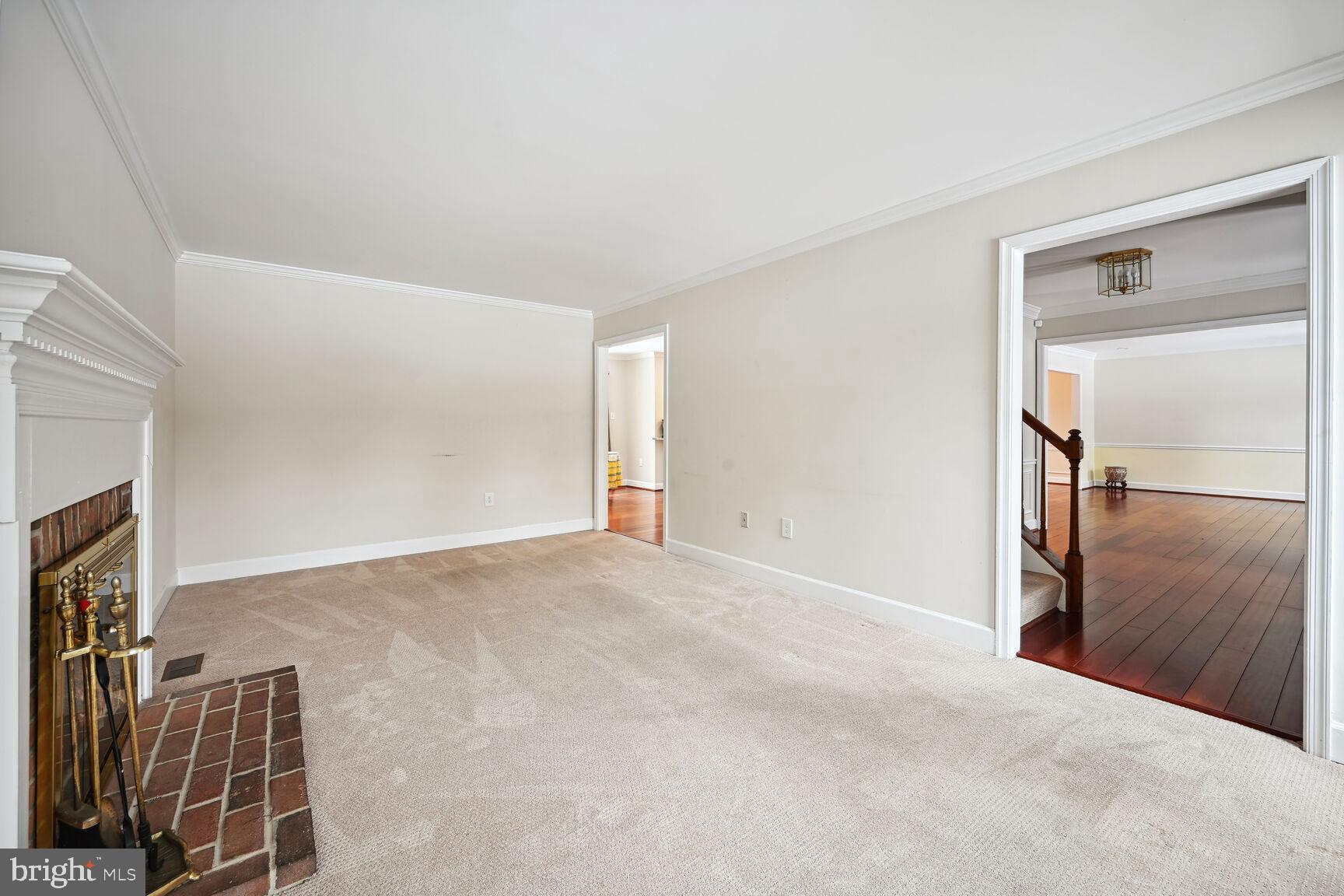 LONGMEAD - Residential