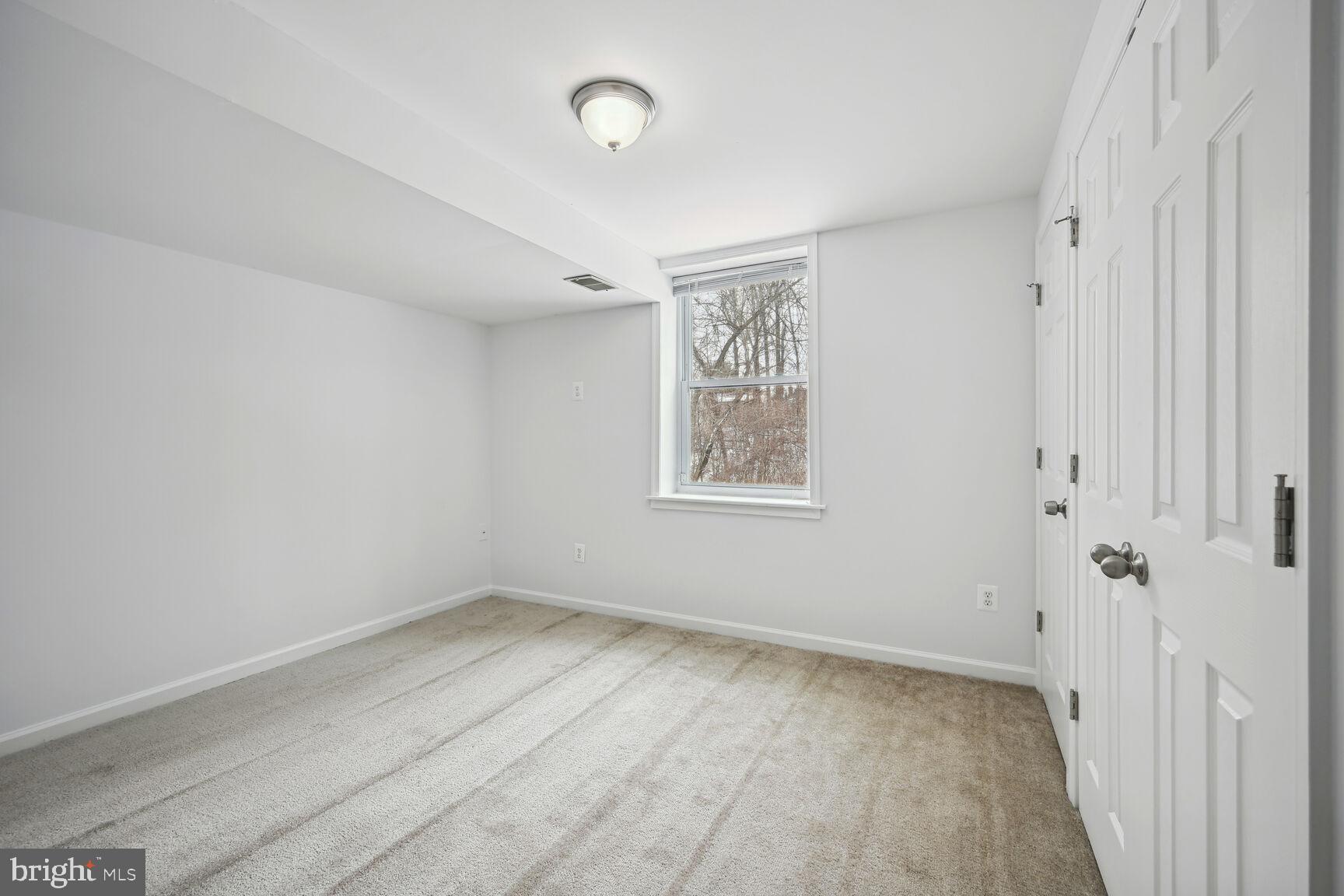 LONGMEAD - Residential