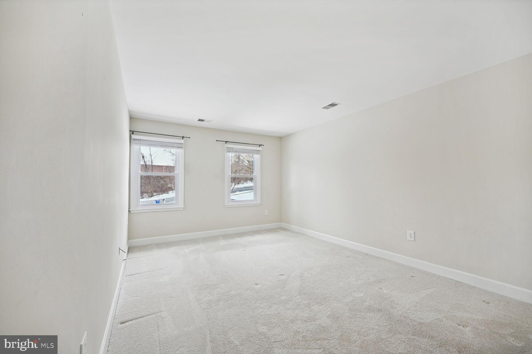 LONGMEAD - Residential