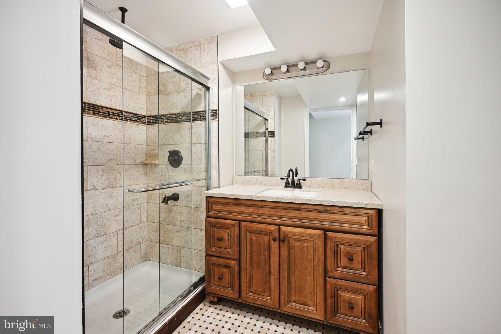 LONGMEAD - Residential