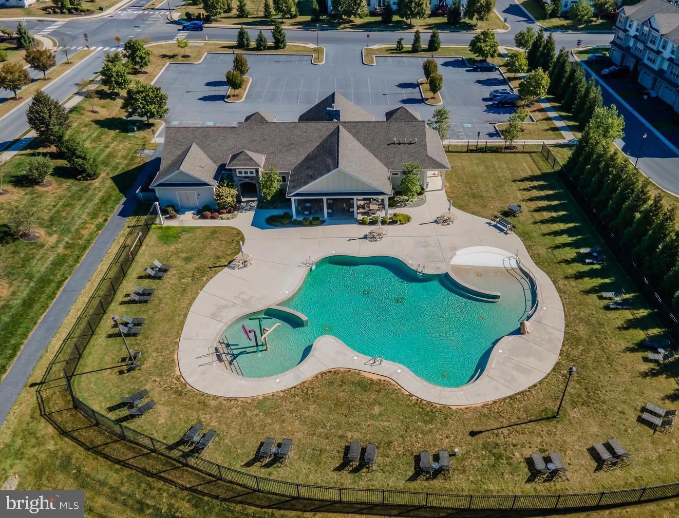 CORTLAND PARK AT WINDING HILLS - Residential