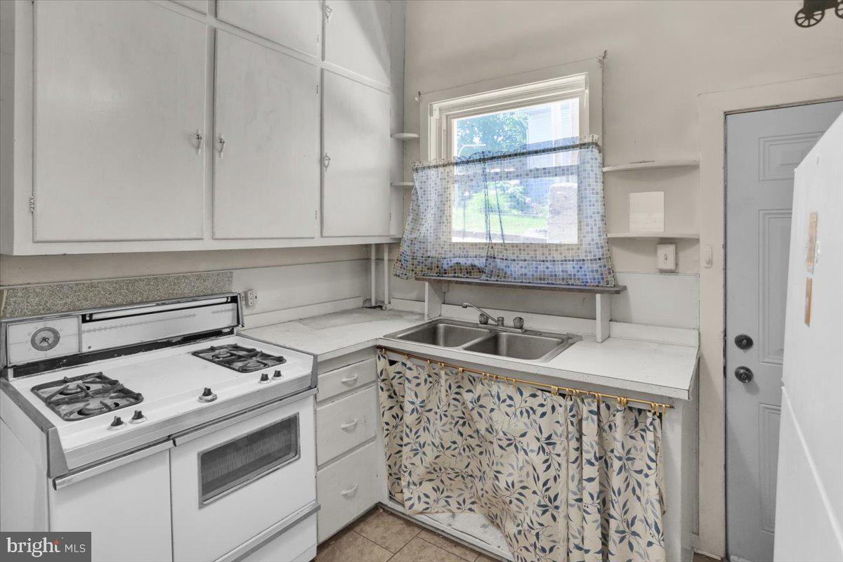 607 W NORWEGIAN STREET