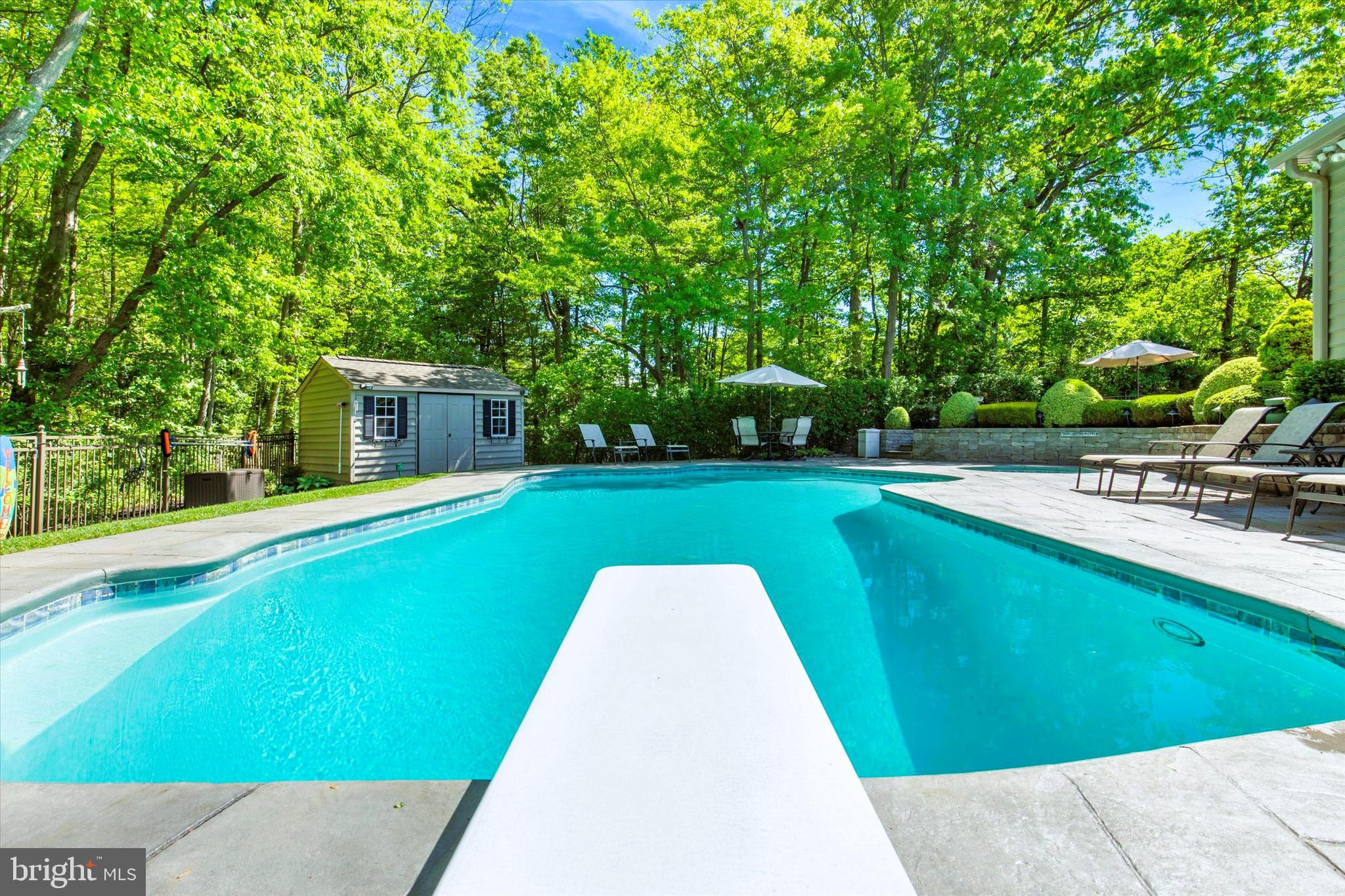 HIDDEN POND - Residential