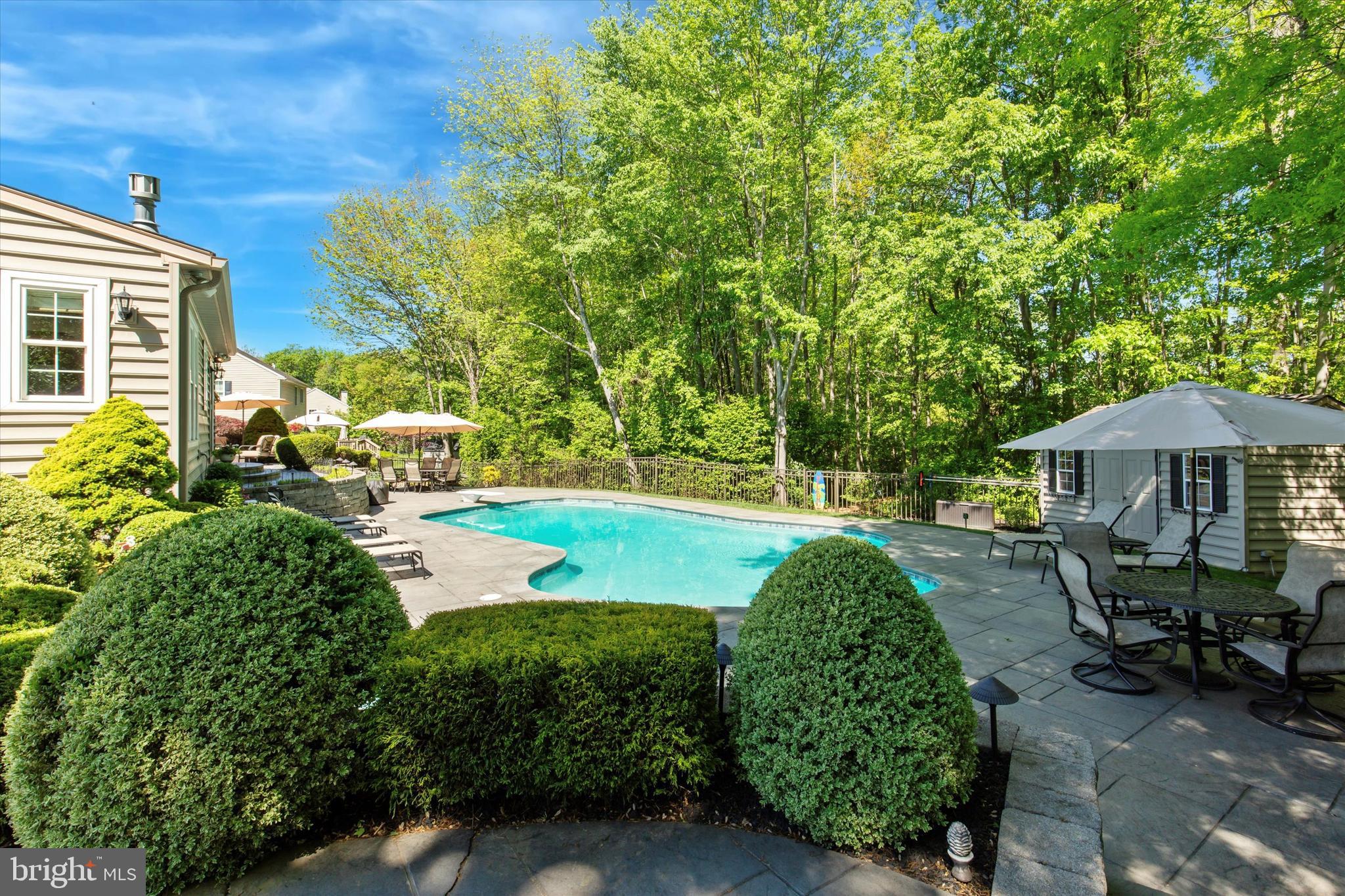 HIDDEN POND - Residential